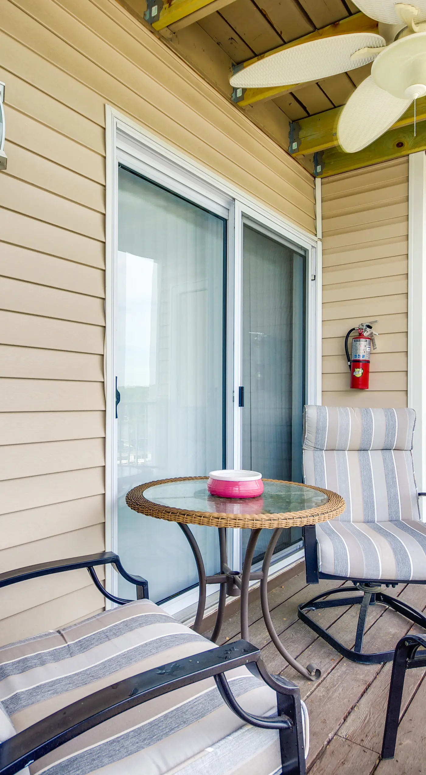 Cozy Lake Ozark Condo Rental w/ Grill, Pool Access