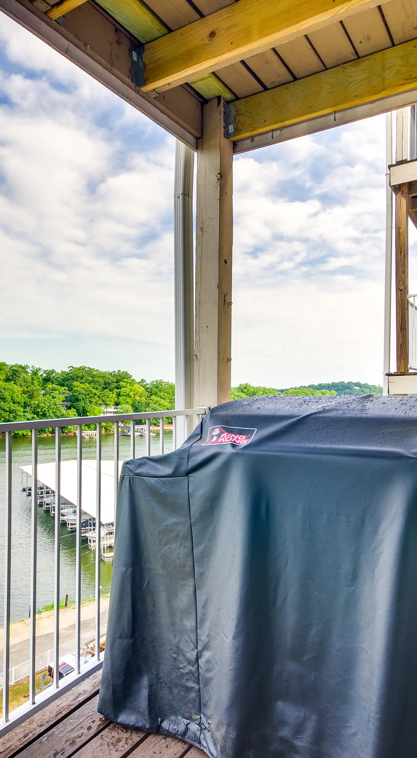Cozy Lake Ozark Condo Rental w/ Grill, Pool Access