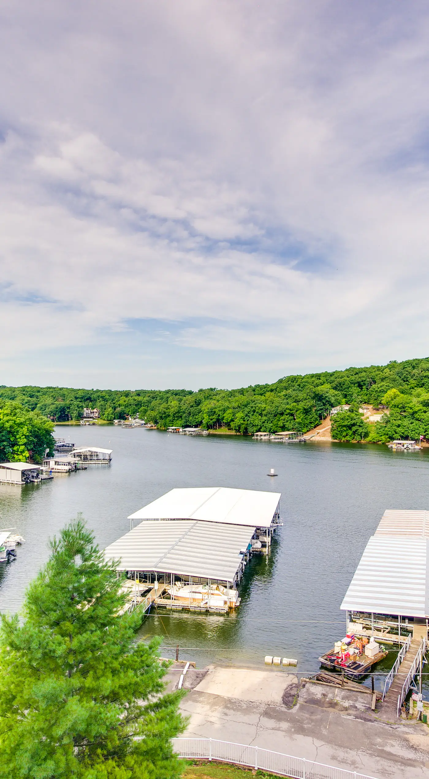 Cozy Lake Ozark Condo Rental w/ Grill, Pool Access