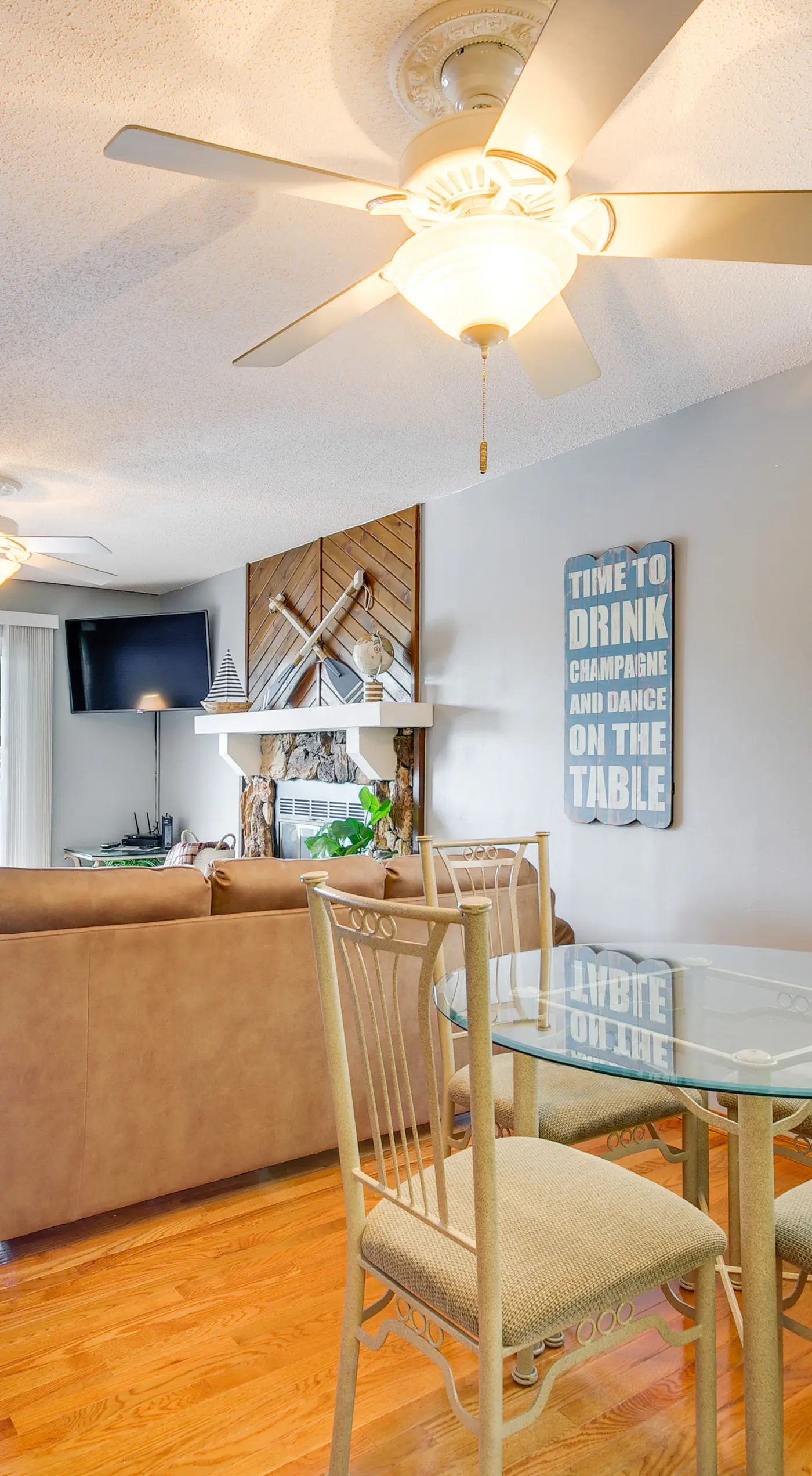 Cozy Lake Ozark Condo Rental w/ Grill, Pool Access