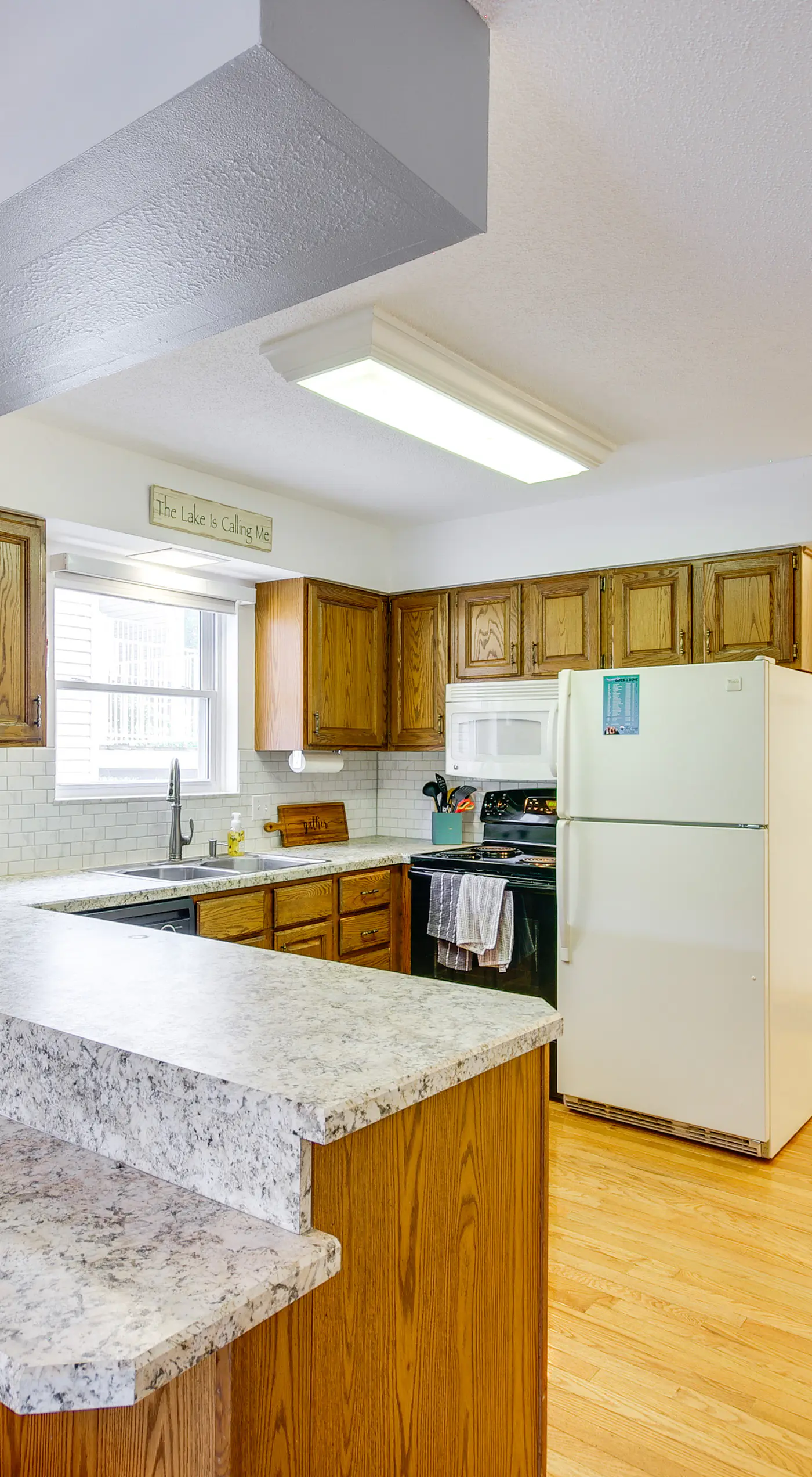 Cozy Lake Ozark Condo Rental w/ Grill, Pool Access