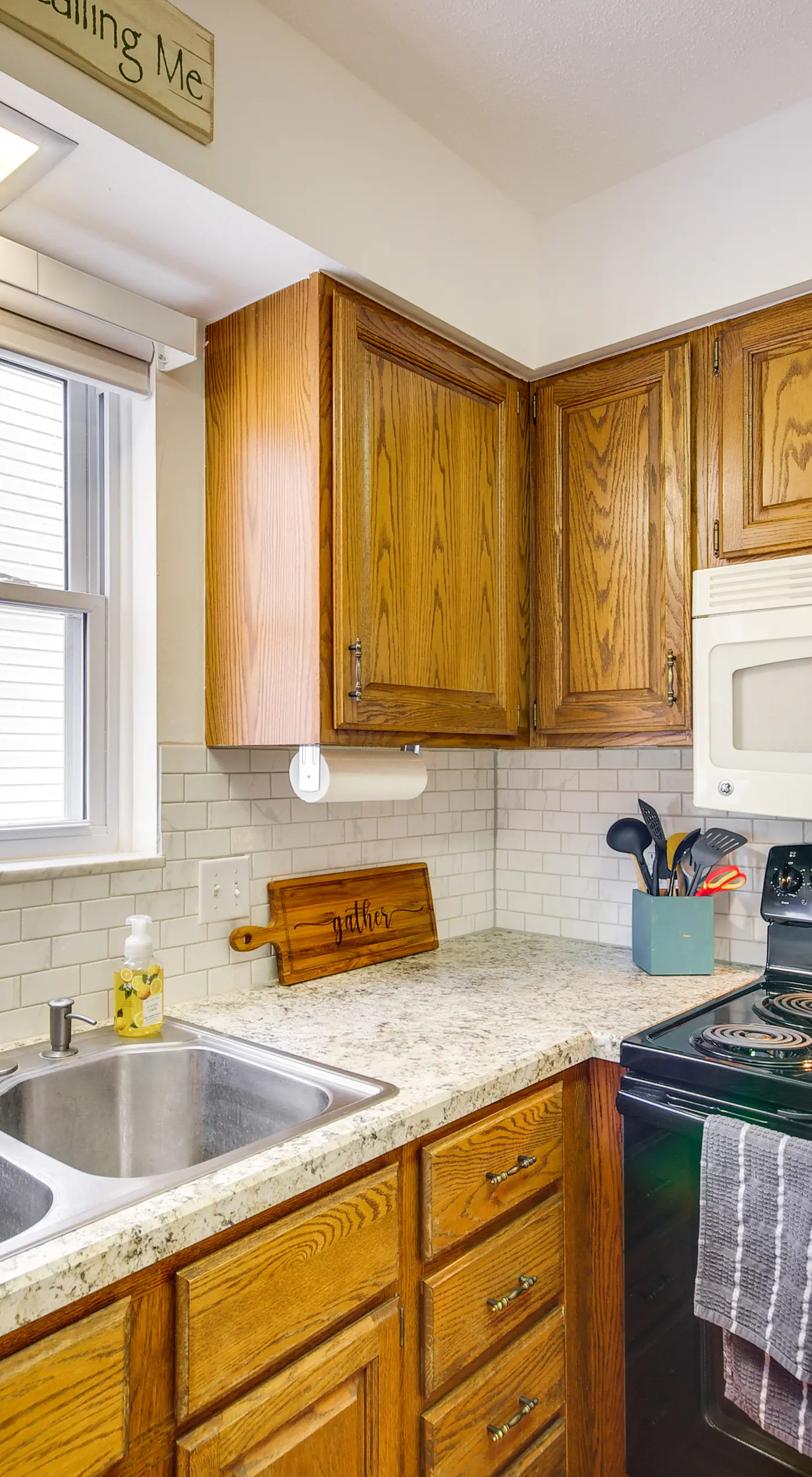 Cozy Lake Ozark Condo Rental w/ Grill, Pool Access