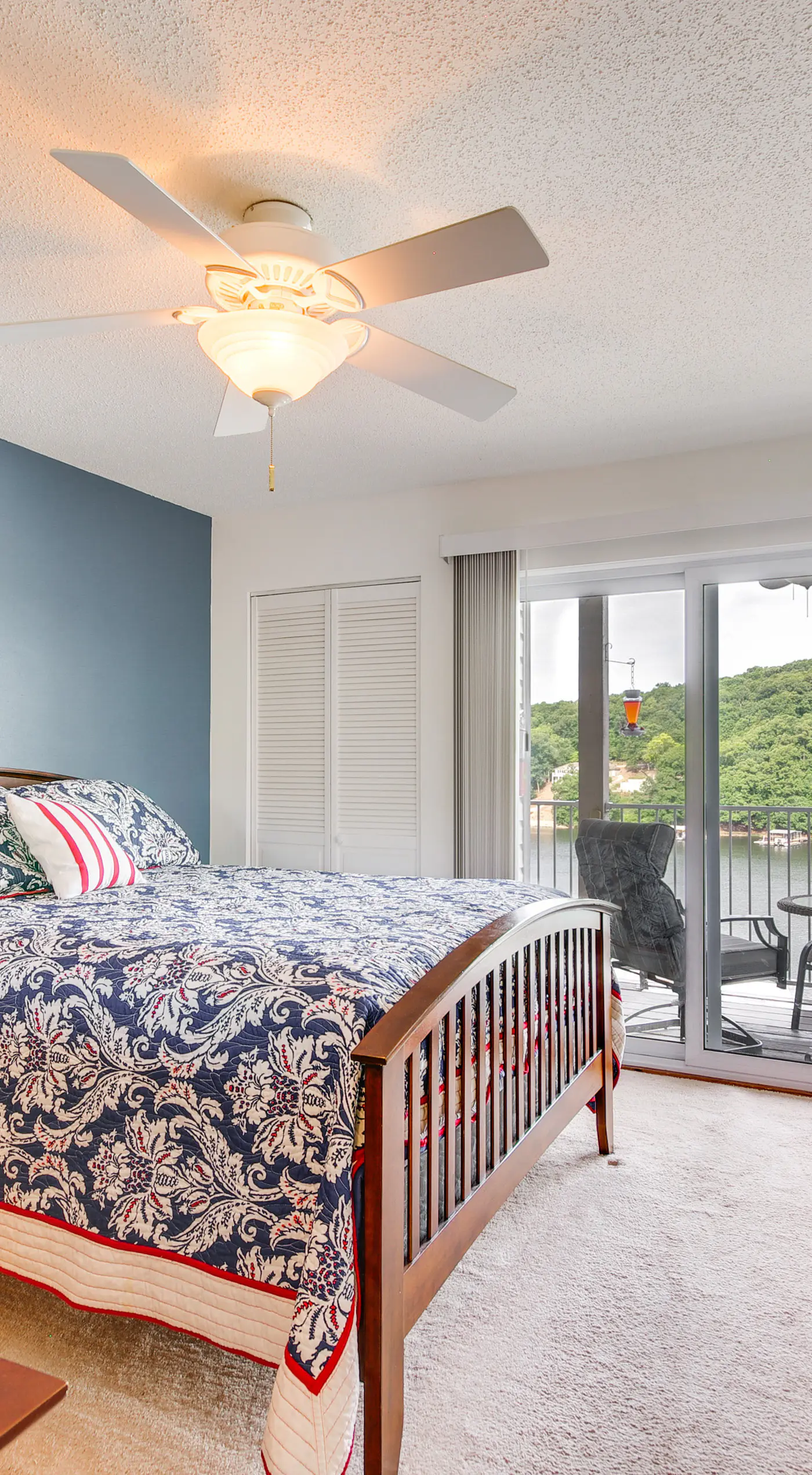Cozy Lake Ozark Condo Rental w/ Grill, Pool Access