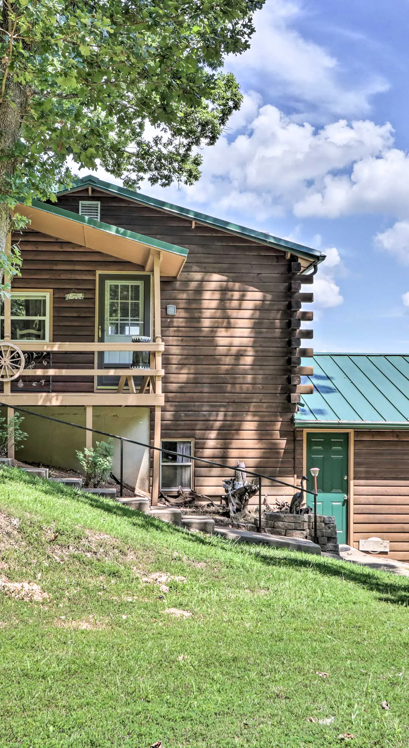 Lake Days & BBQ Fun: Climax Springs Retreat!