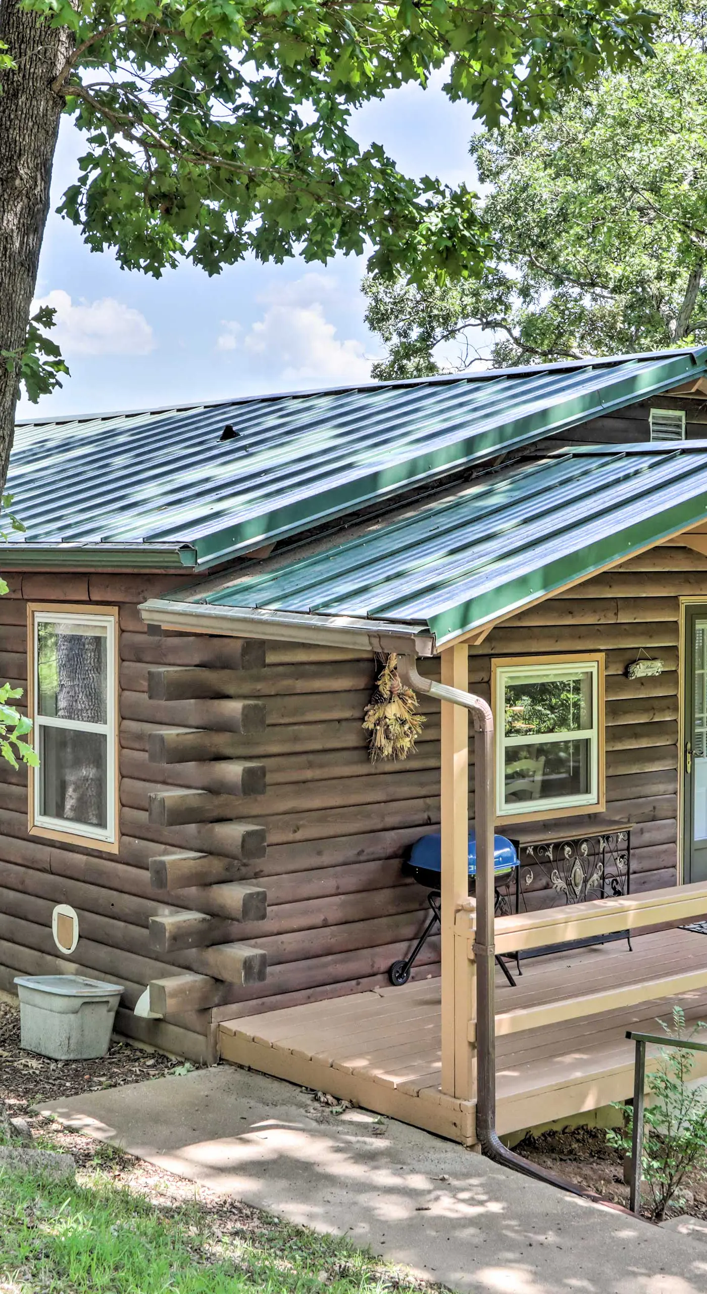 Lake Days & BBQ Fun: Climax Springs Retreat!