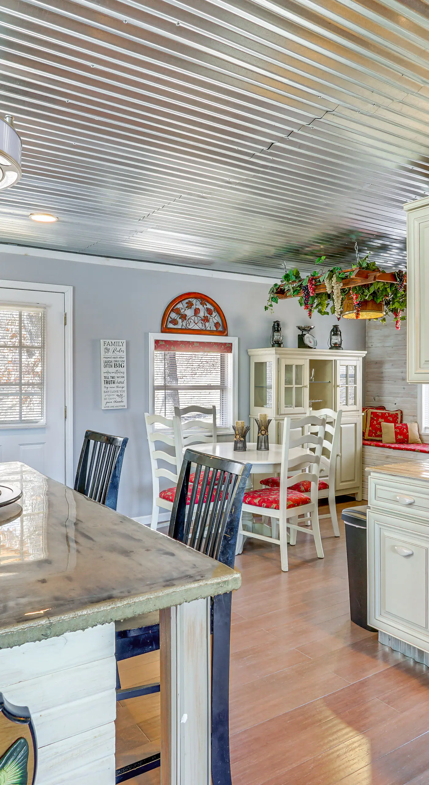 Lake Days & BBQ Fun: Climax Springs Retreat!