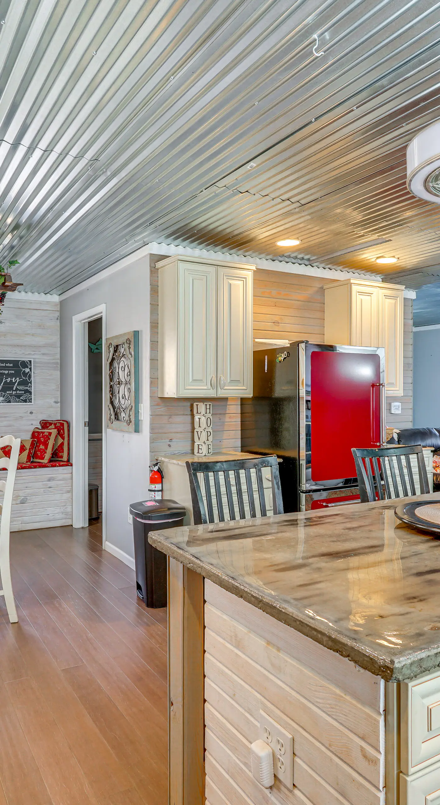 Lake Days & BBQ Fun: Climax Springs Retreat!