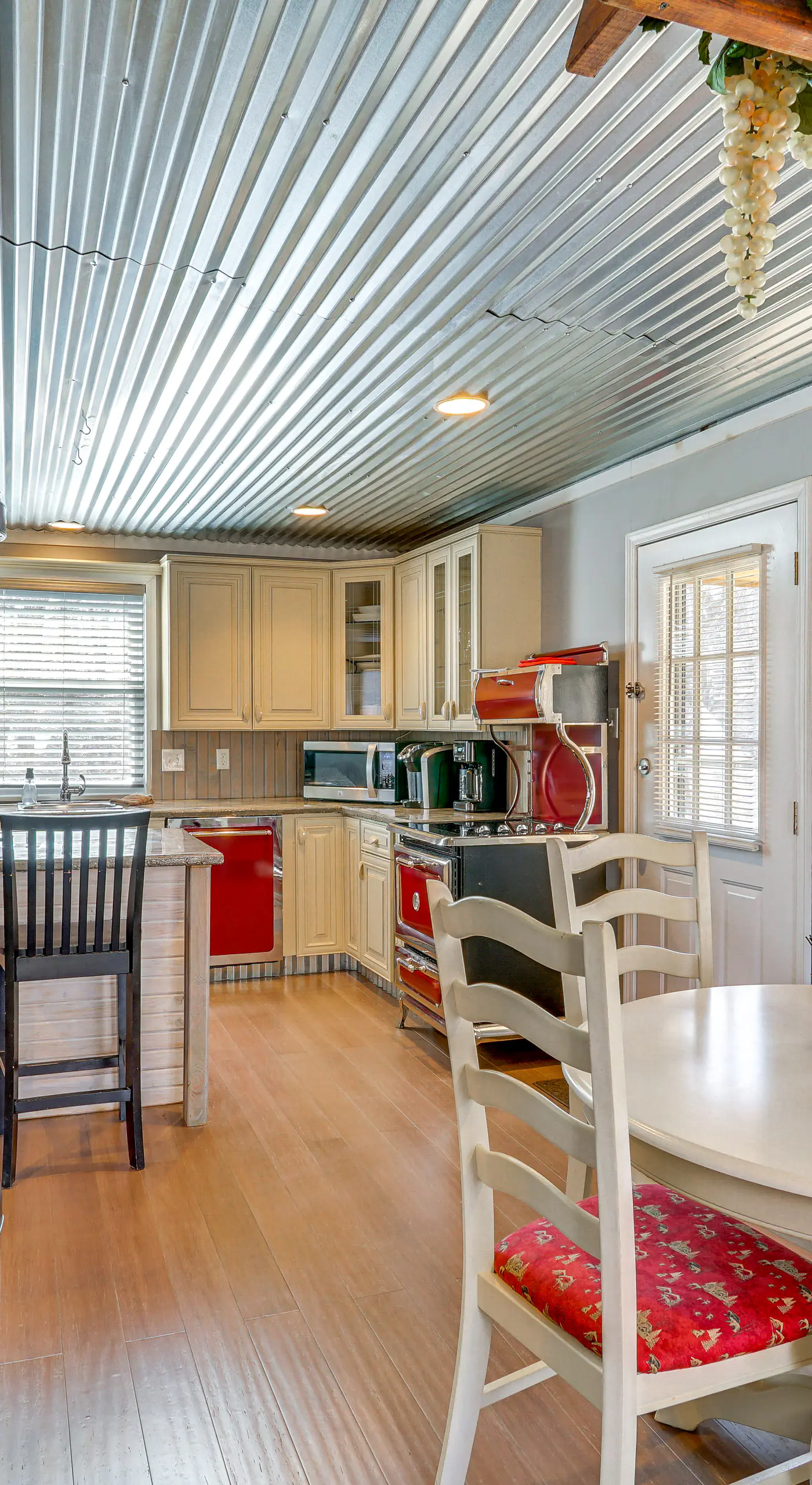 Lake Days & BBQ Fun: Climax Springs Retreat!