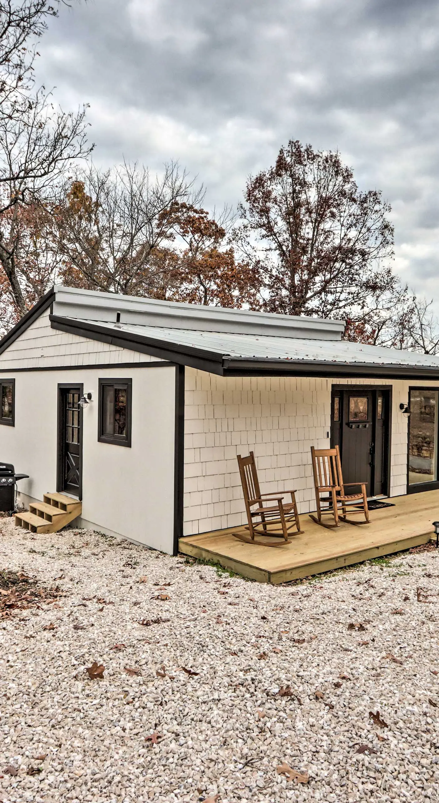 Cottage w/ Grill & Fire Pit in Osage Beach!