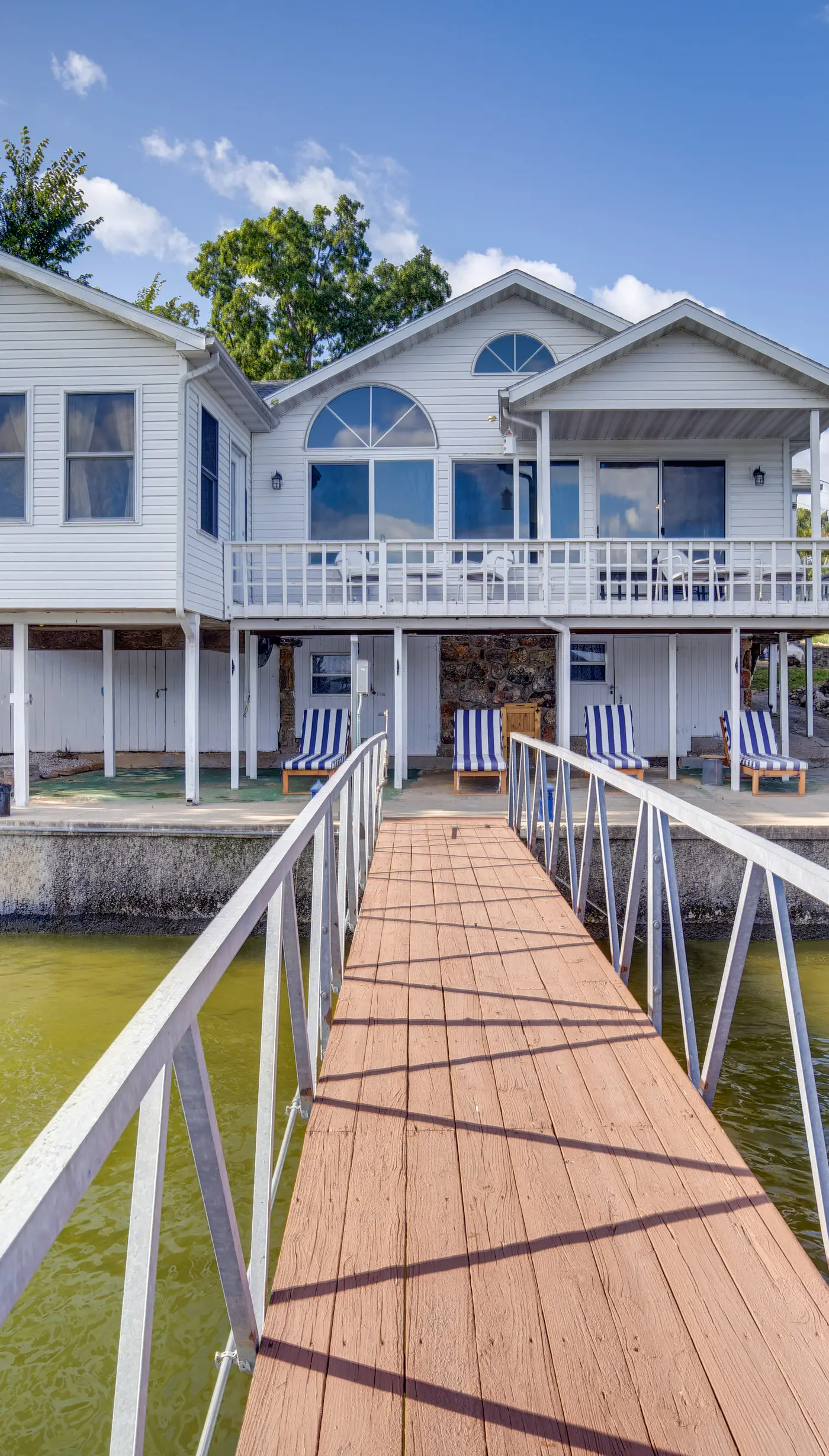 Lake View Cottage: Lake Ozarks Getaway