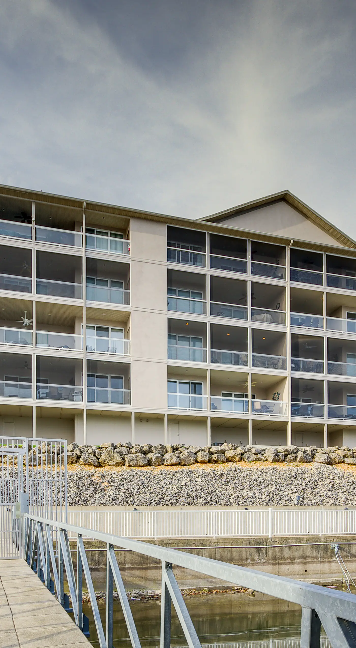 Osage Beach Condo Near Hiking & Shopping!