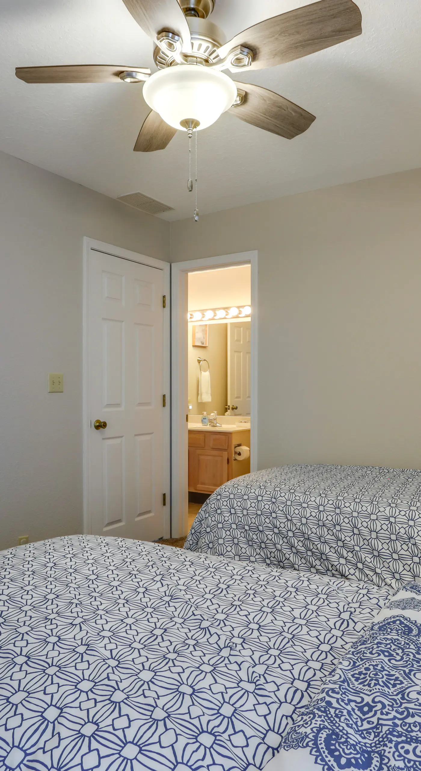 Lakefront Ozark Getaway w/ Views + Community Perks