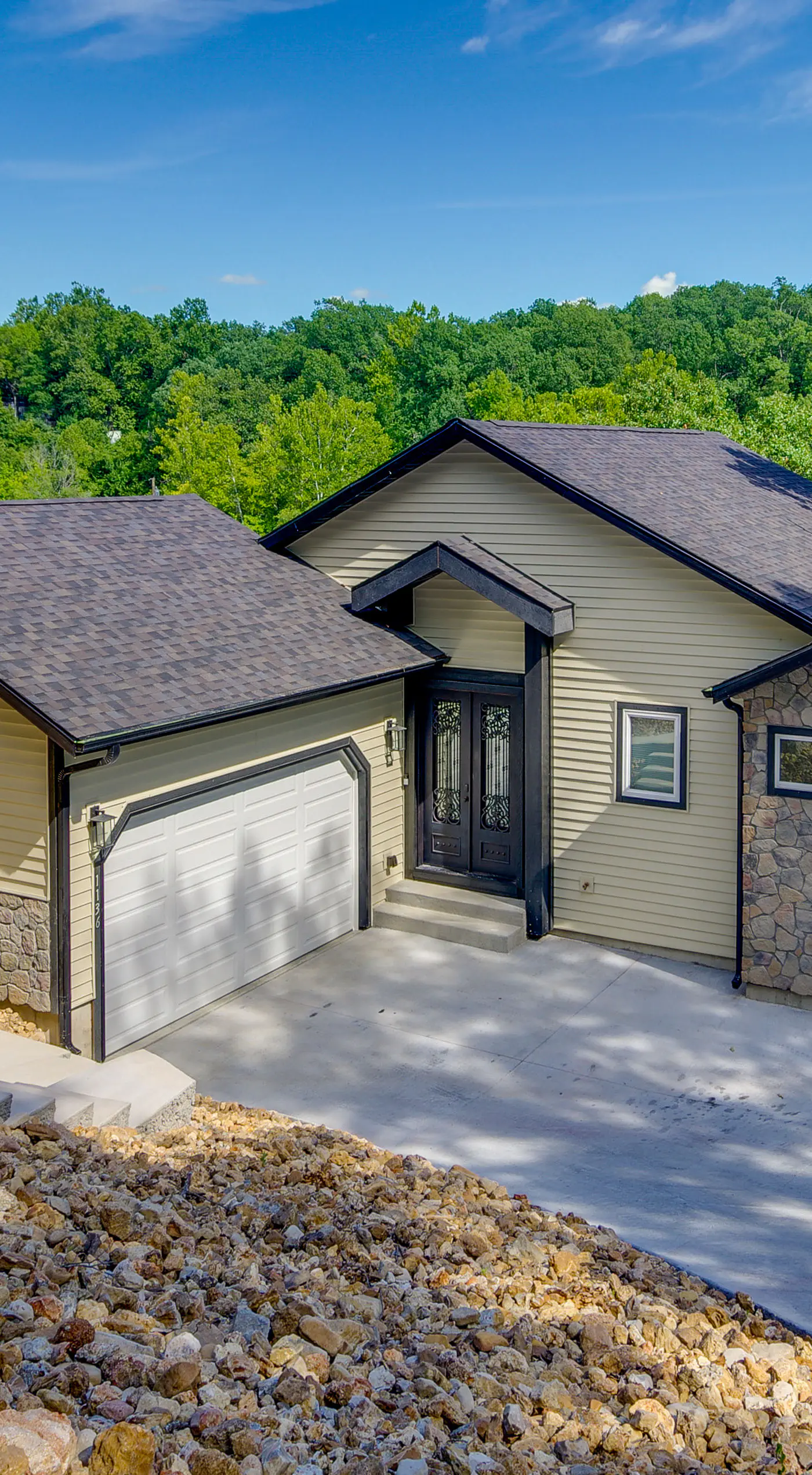 Lakefront Osage Beach Retreat w/ Boat Slip!