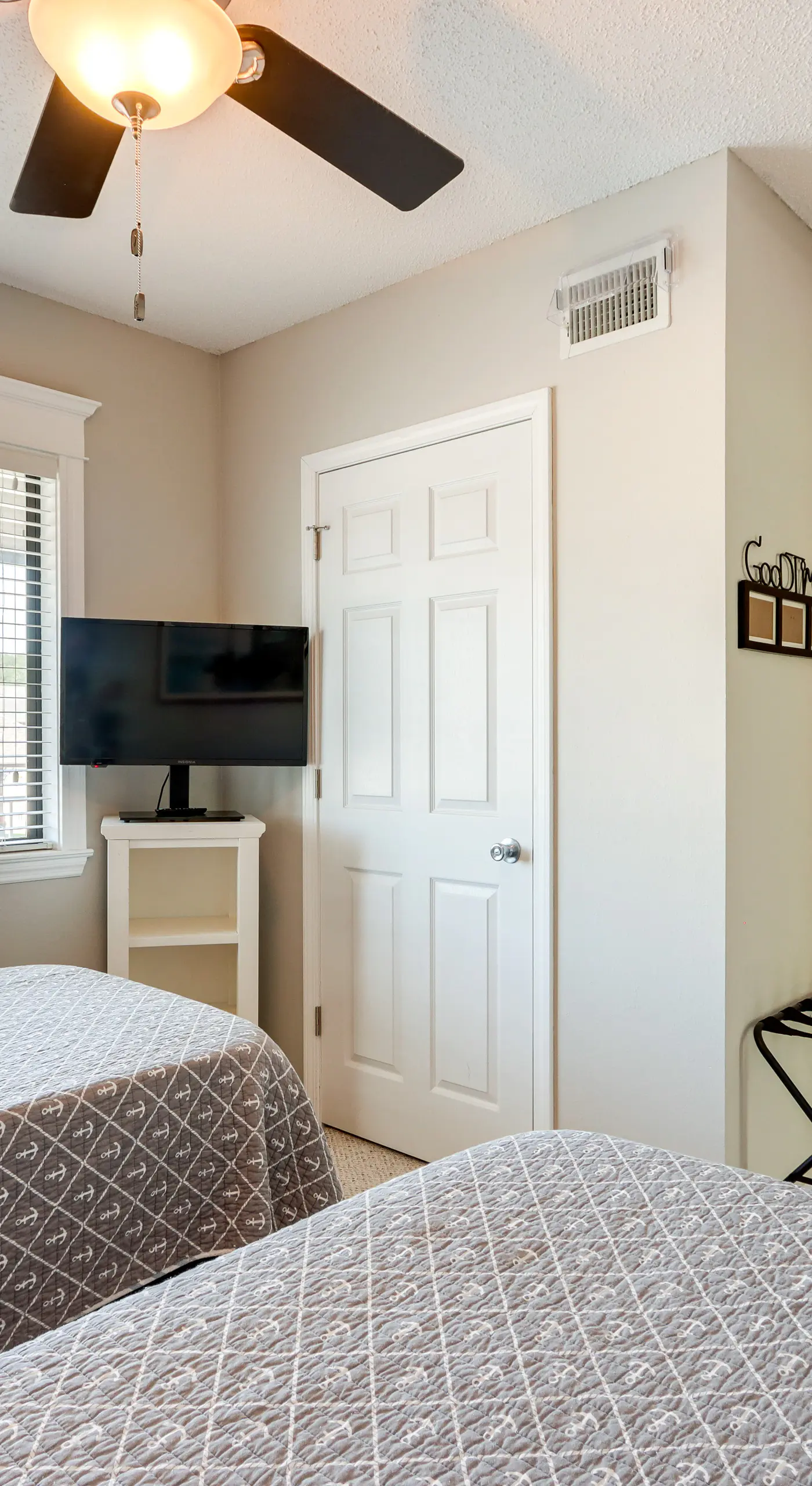 Walk to Pool + Lake: Cozy Osage Beach Condo
