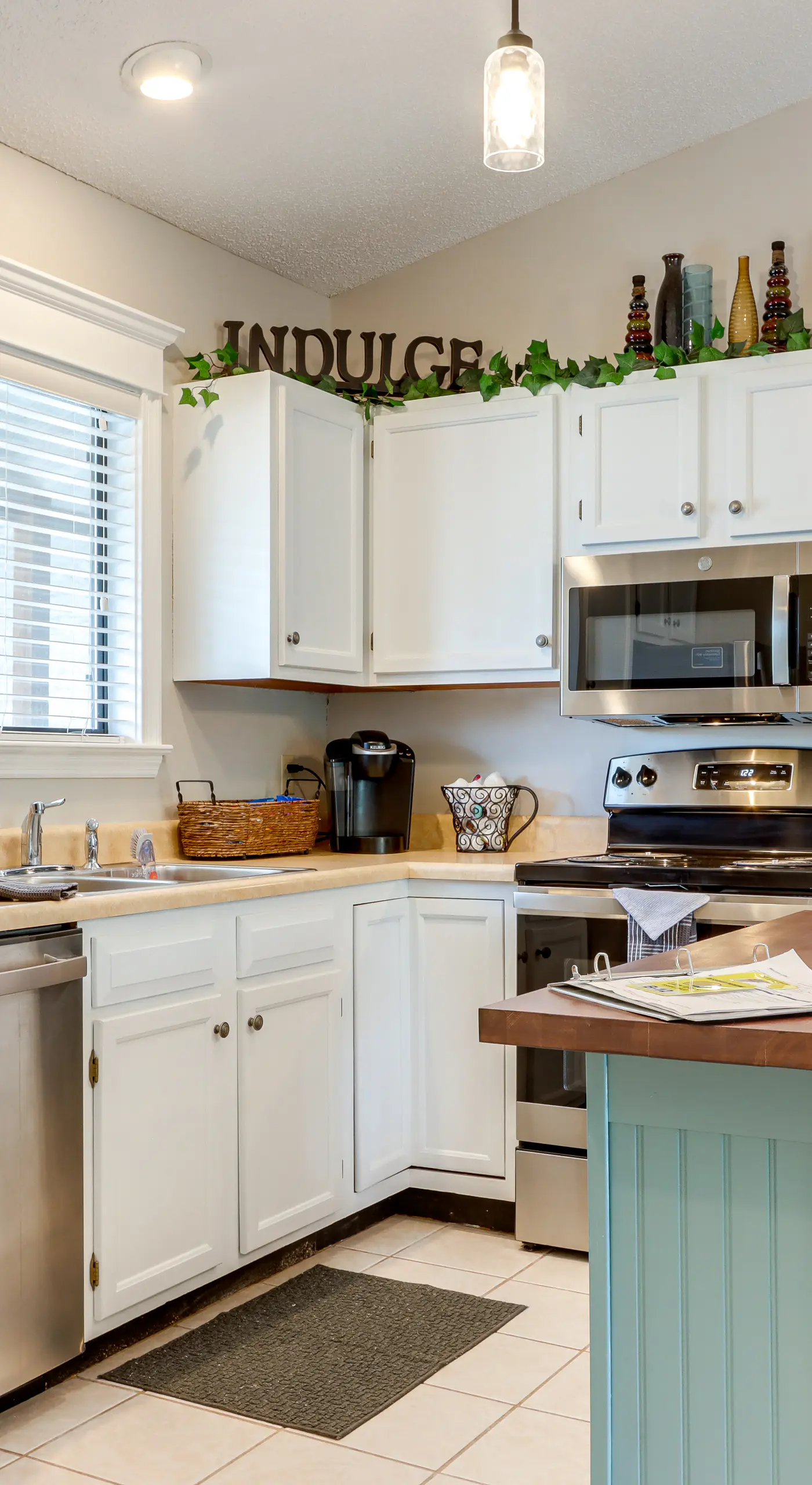 Walk to Pool + Lake: Cozy Osage Beach Condo
