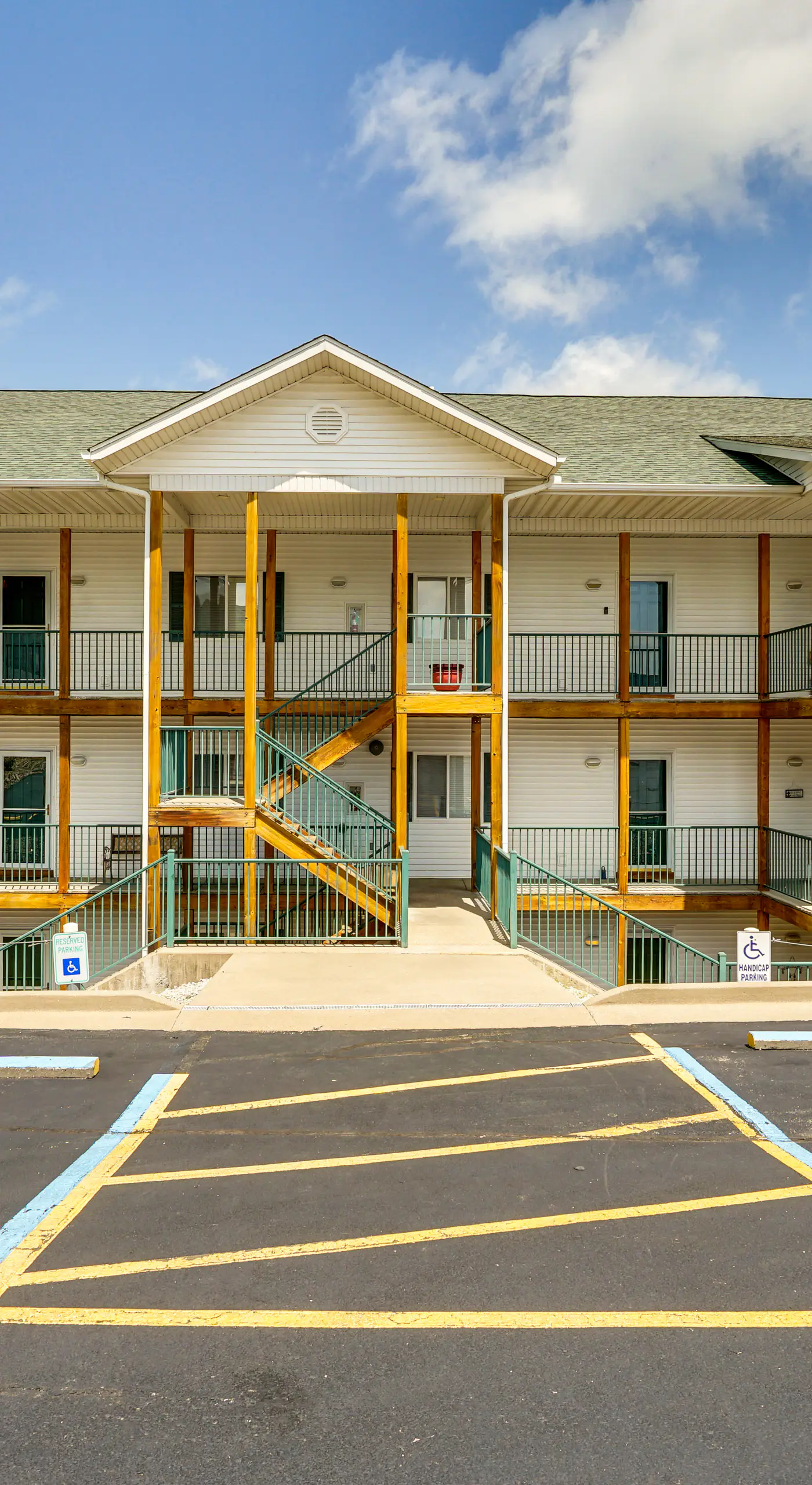 4 Mi to Dtwn: Gem w/ Lake Access in Camdenton