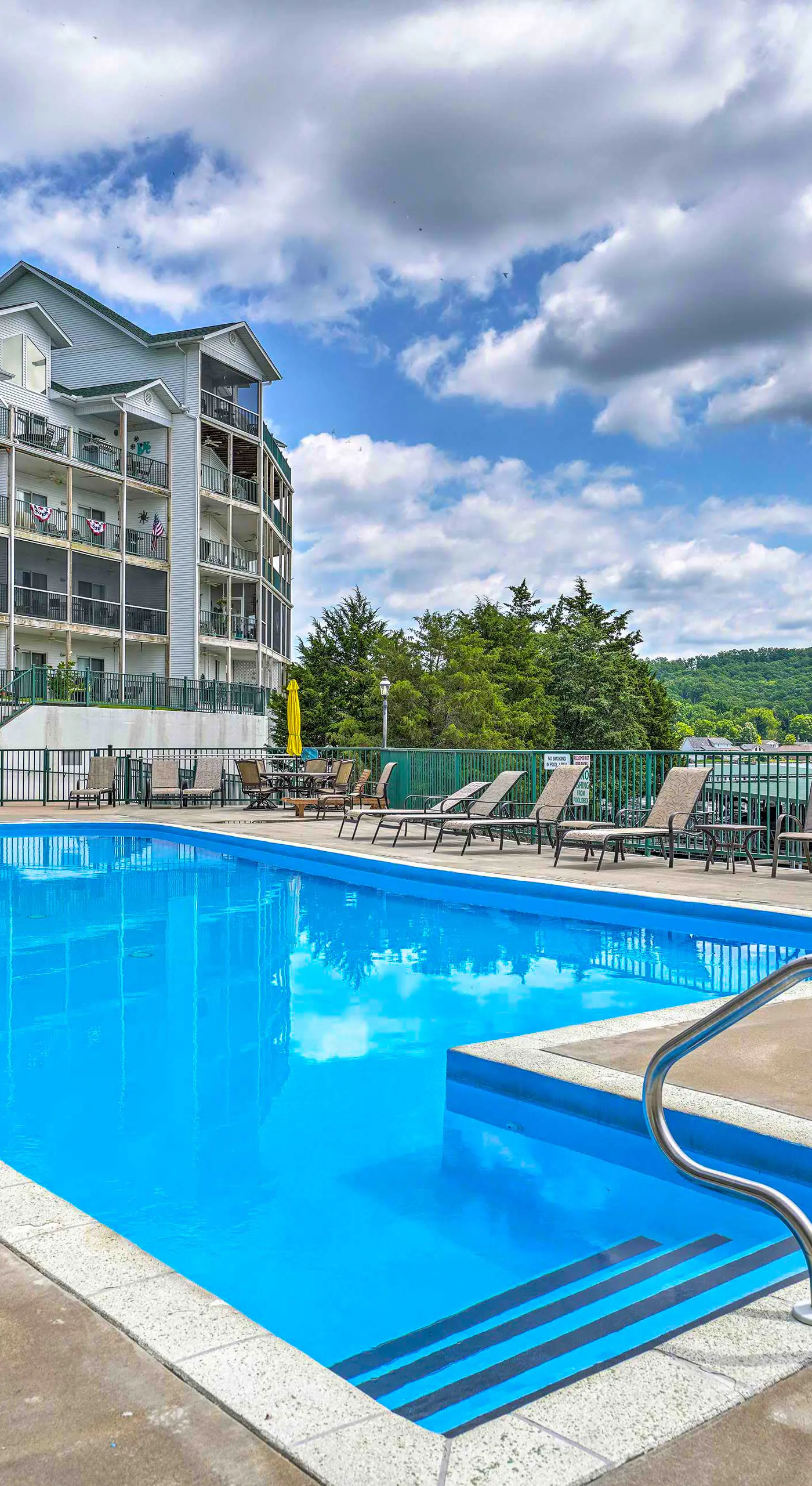 4 Mi to Dtwn: Gem w/ Lake Access in Camdenton