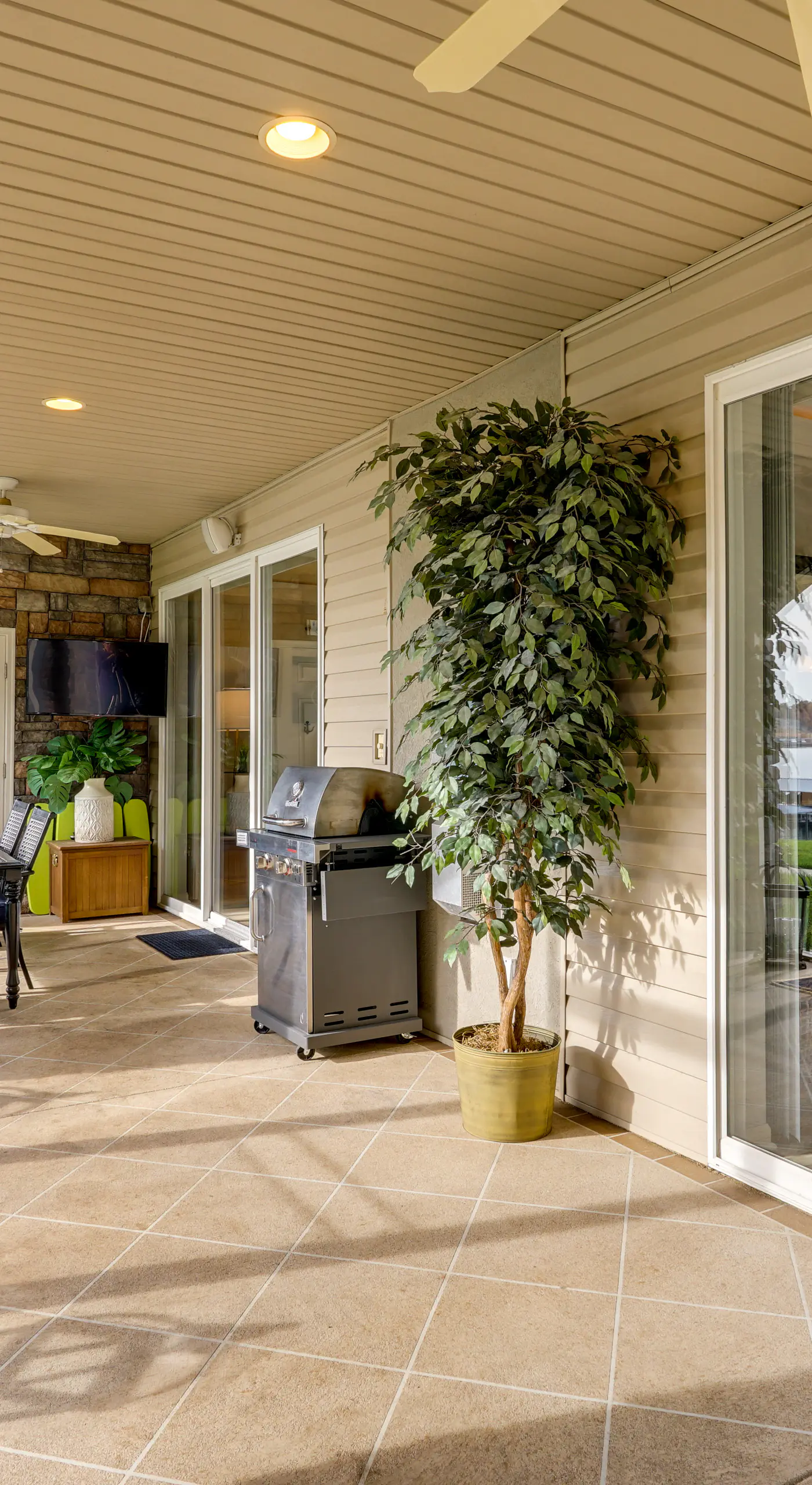 Boat Slip + Pool Access: Osage Beach Retreat