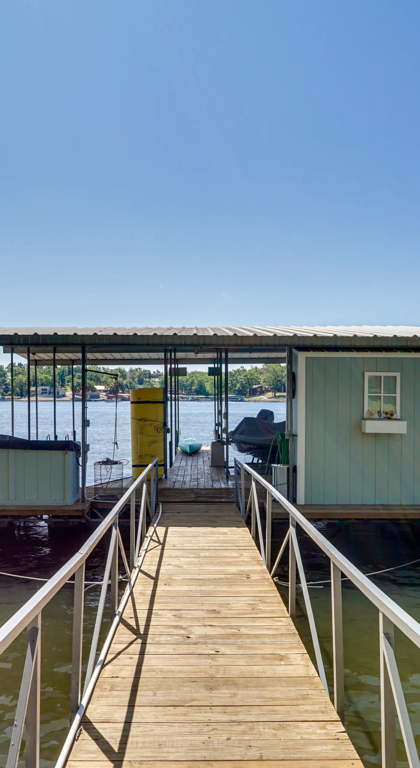 Lakefront & Dog-Friendly Gem in Gravois Mills