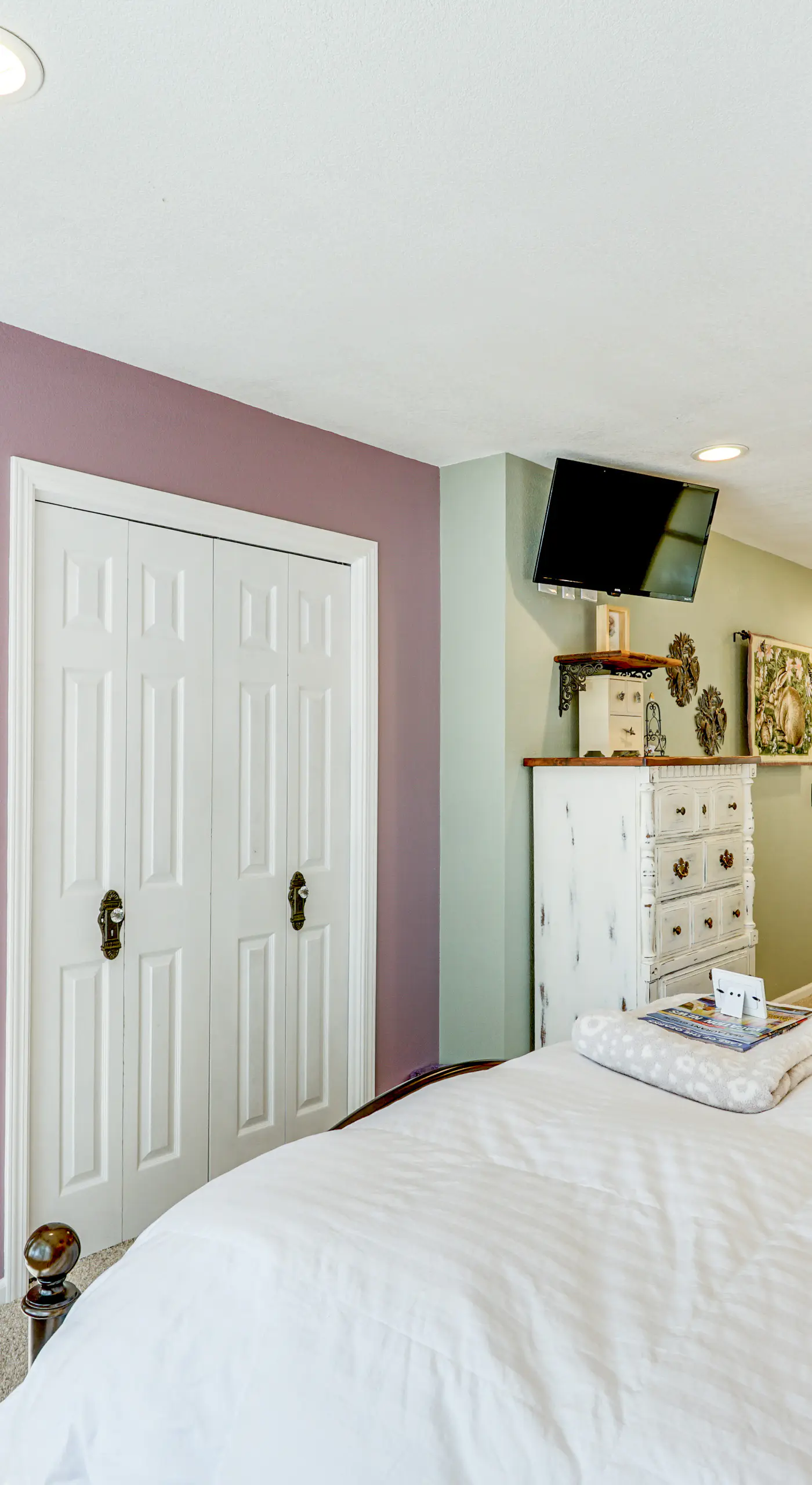 Lakefront & Dog-Friendly Gem in Gravois Mills