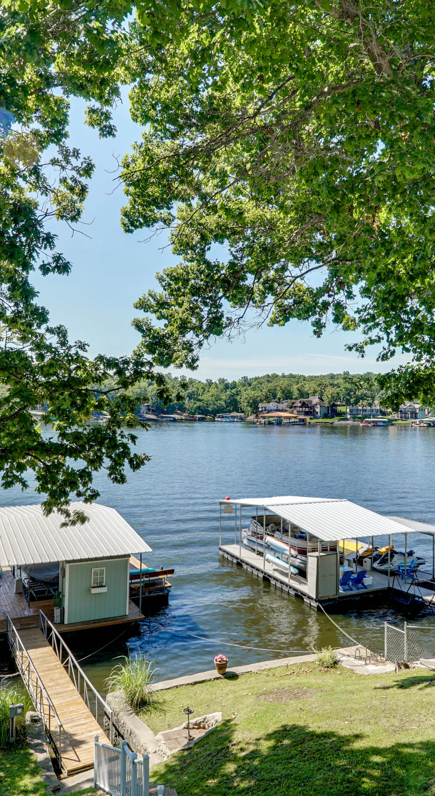 Lakefront & Dog-Friendly Gem in Gravois Mills