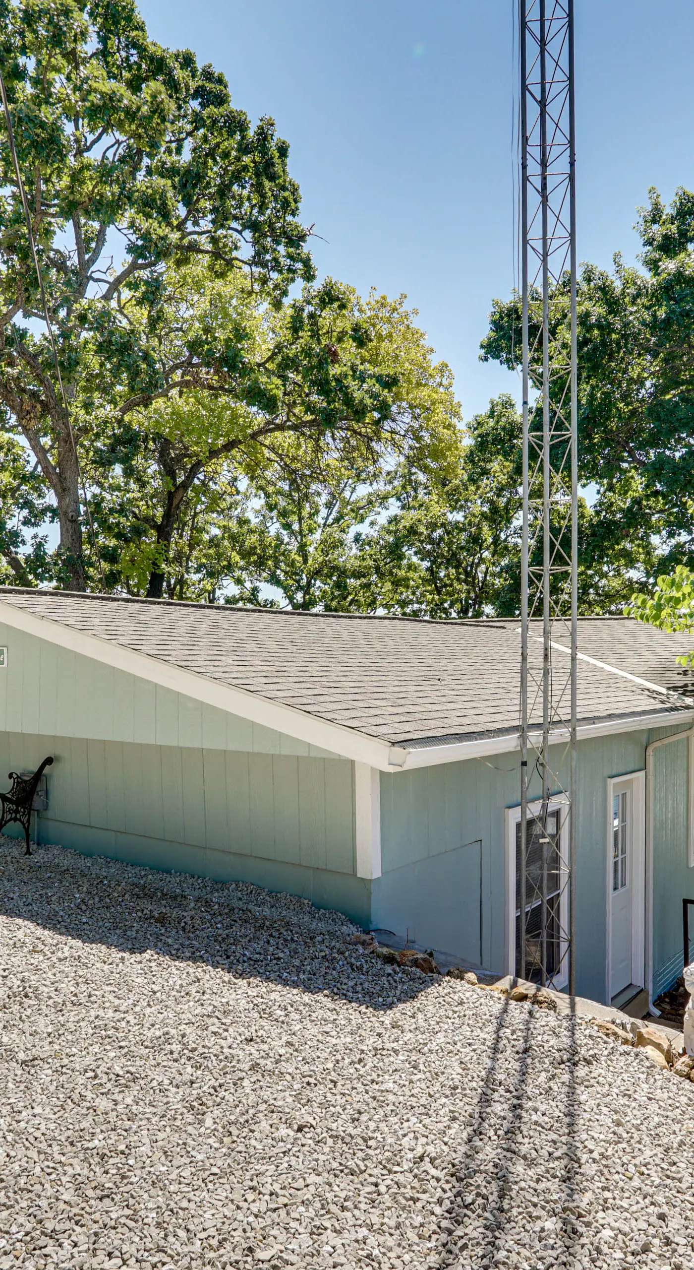 Lakefront & Dog-Friendly Gem in Gravois Mills