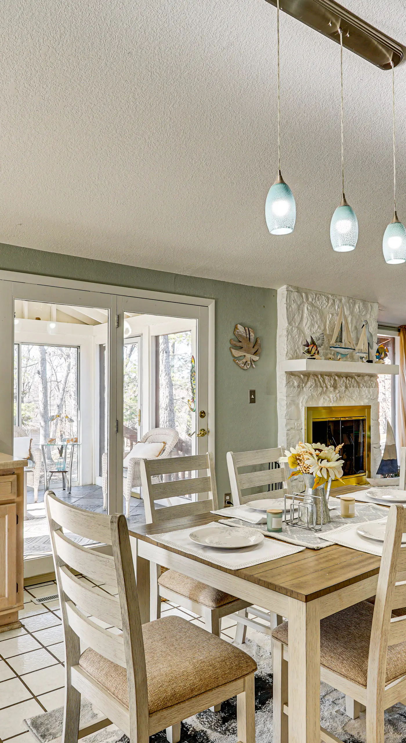 Luxury Lake Home, Amazing Views, Resort Amenities