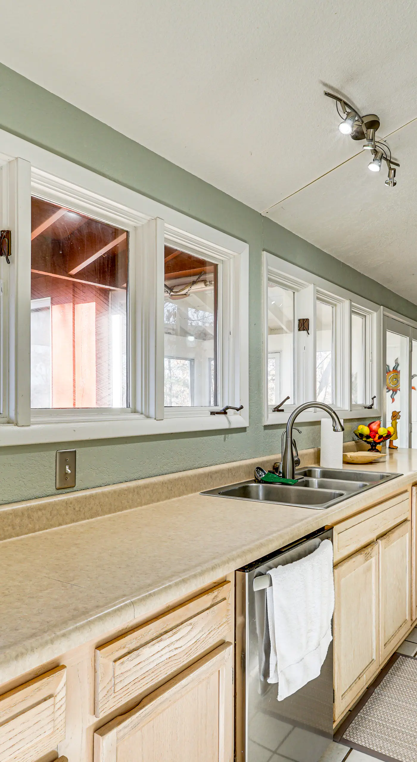 Luxury Lake Home, Amazing Views, Resort Amenities