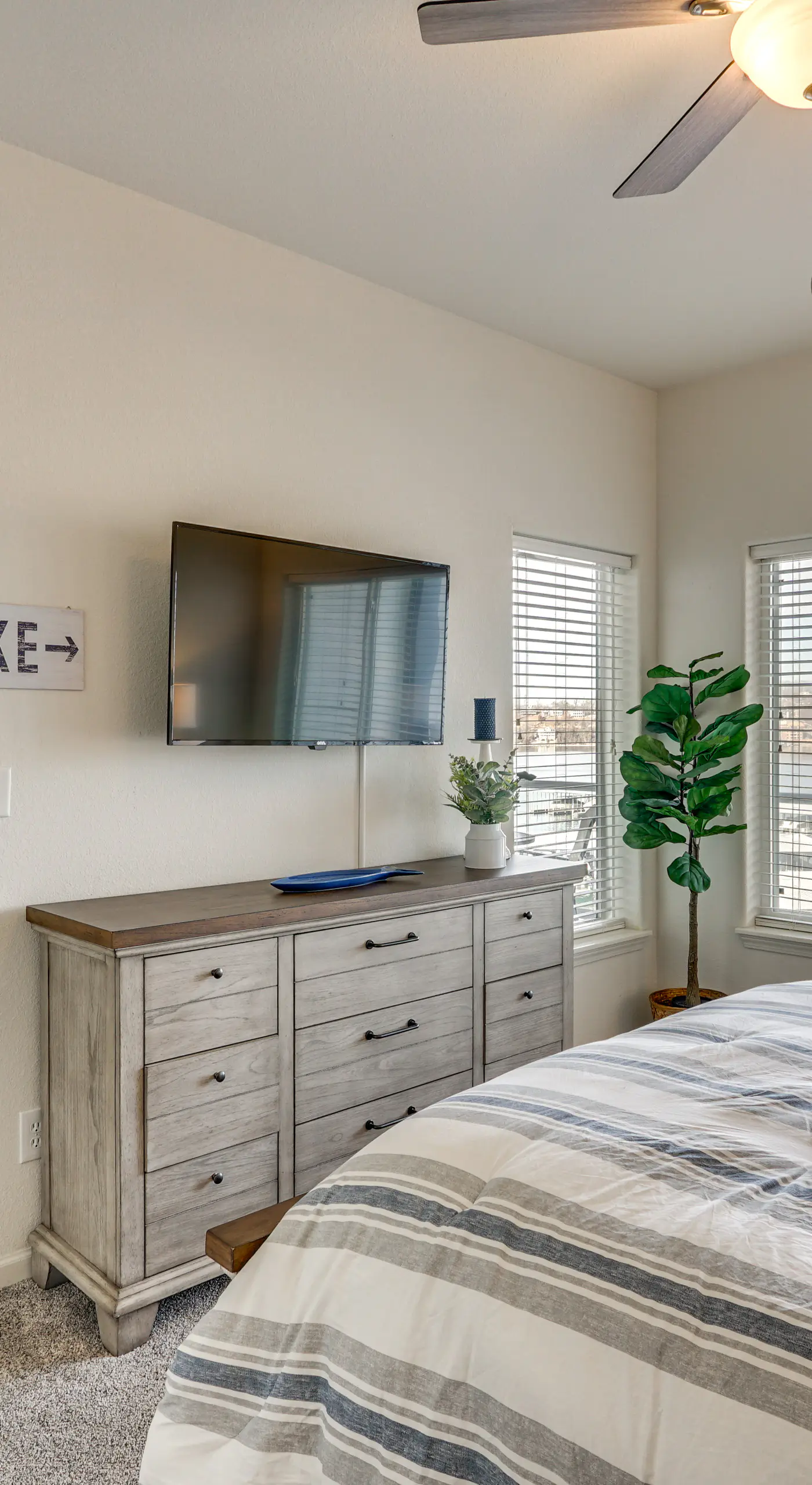 Lake Ozark Condo w/ Water Views & Pool Access!