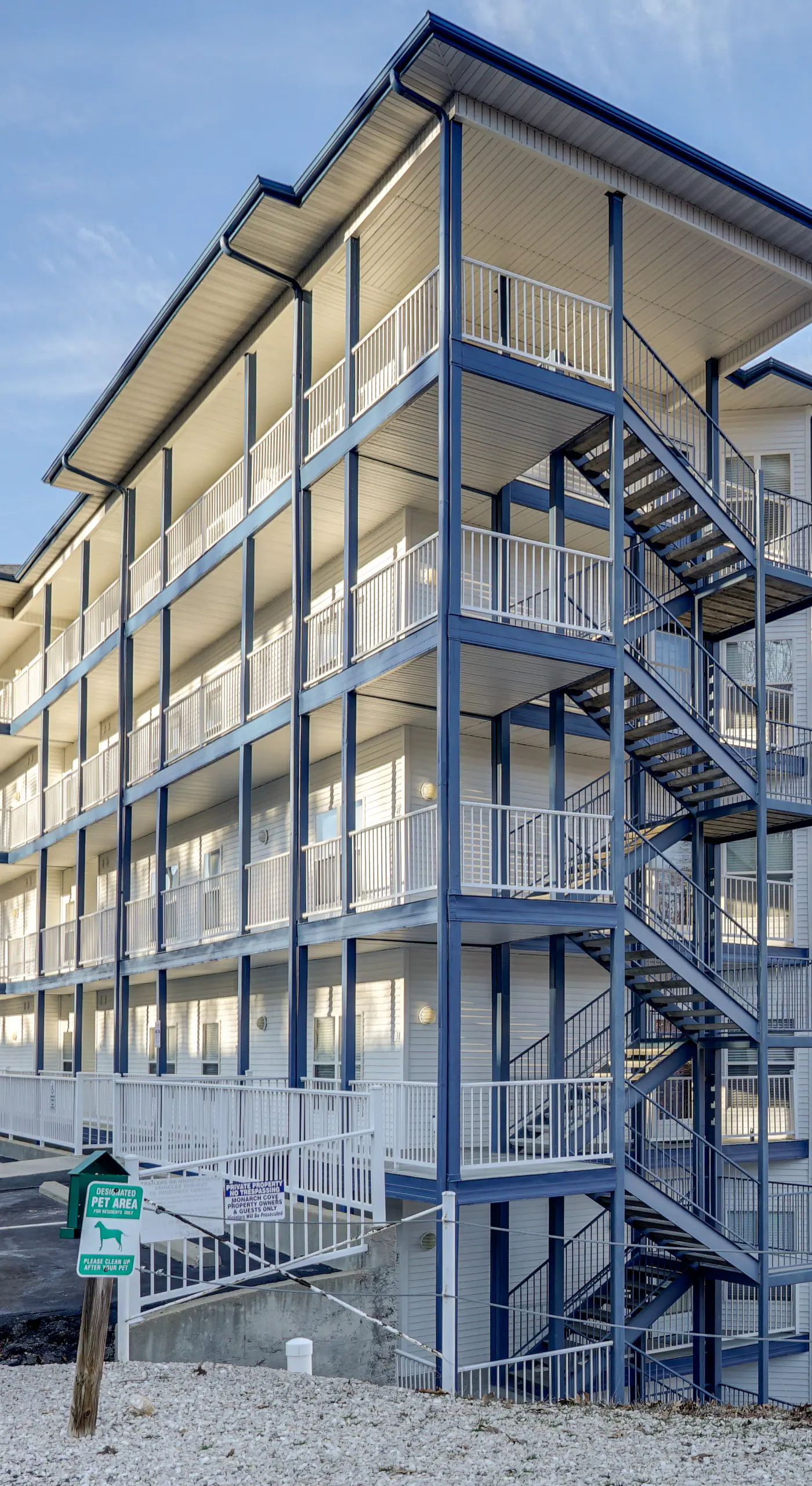 Lake Ozark Condo w/ Water Views & Pool Access!