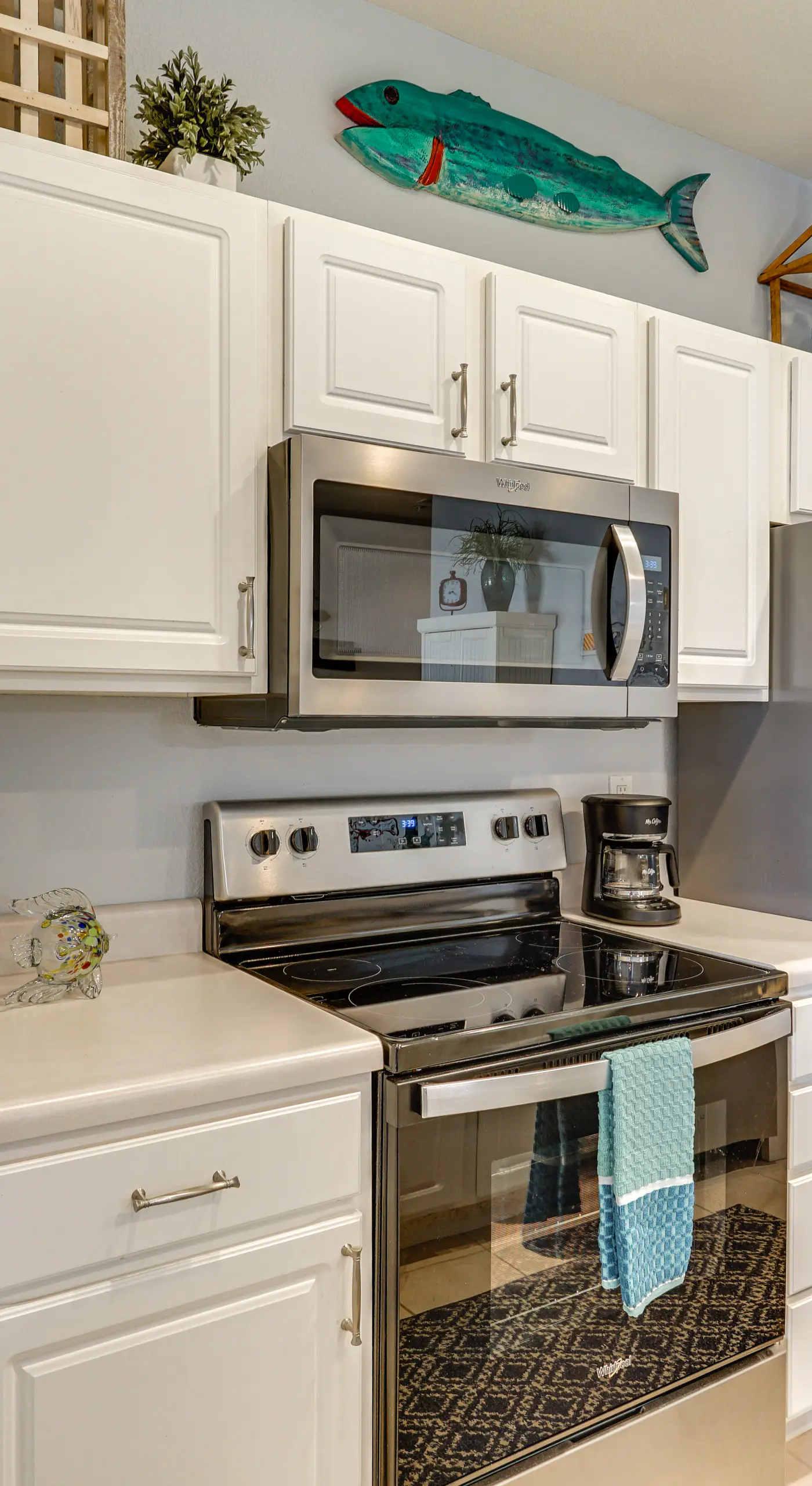 Lake Ozark Condo w/ Water Views & Pool Access!