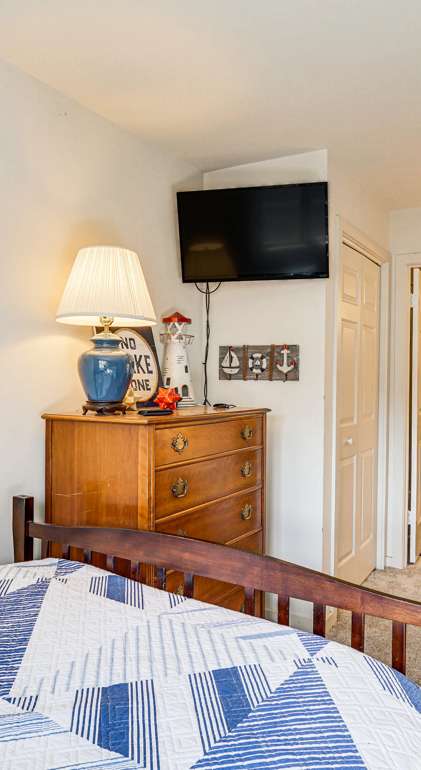 Lakefront Condo w/ Resort Amenities in Osage Beach