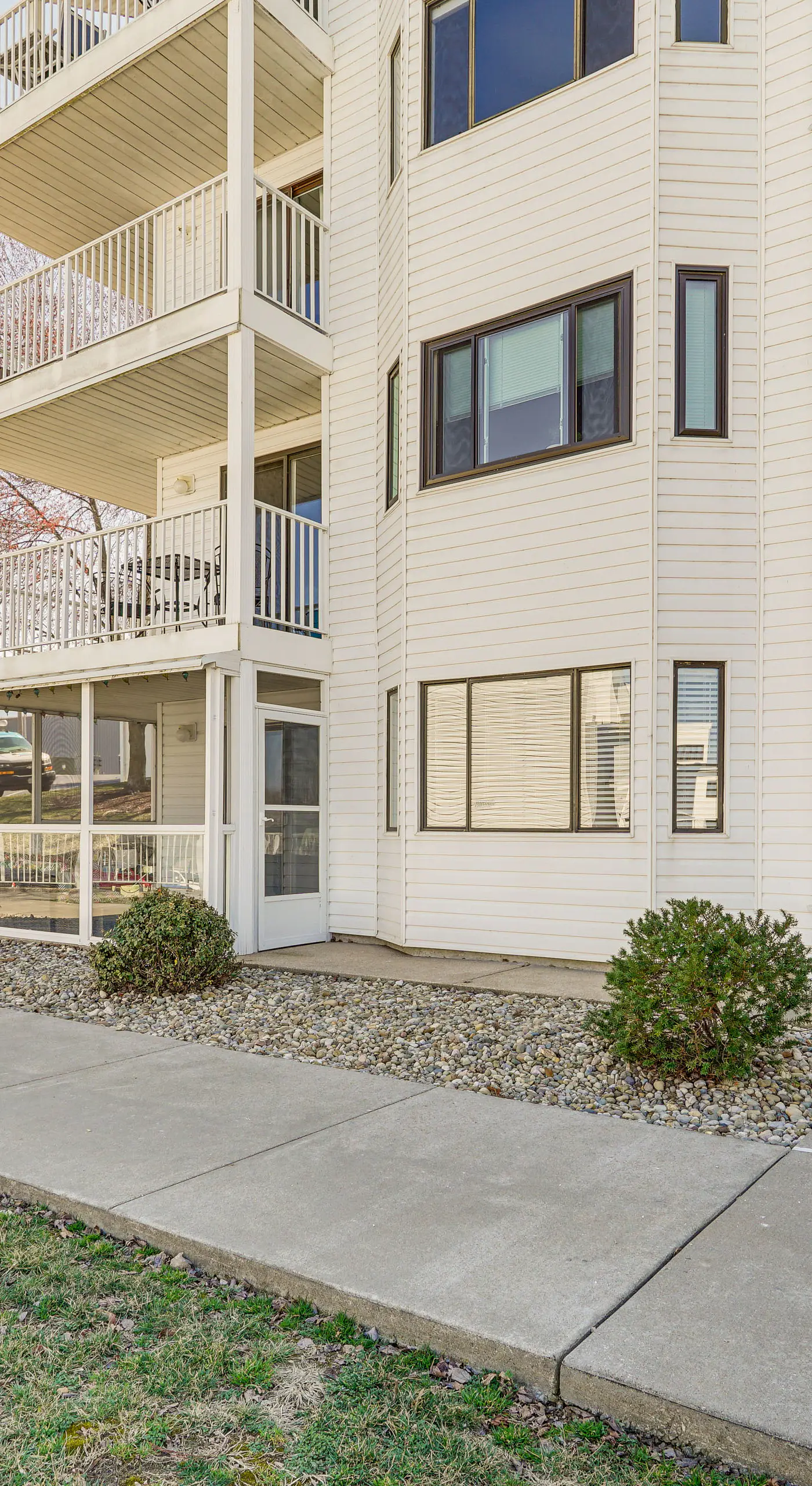 3 Mi to Boat Ramp: Osage Beach Condo w/ Grill!