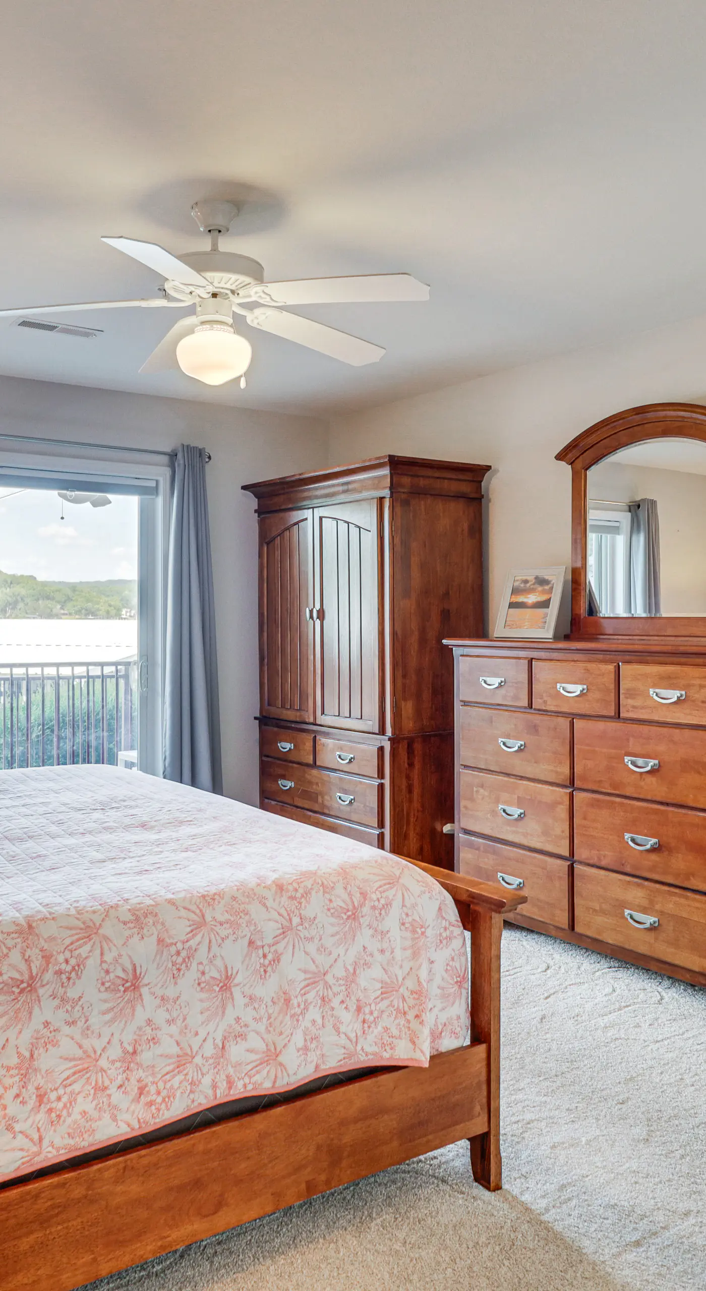 Lake of The Ozarks Condo w/ Pool in Camdenton