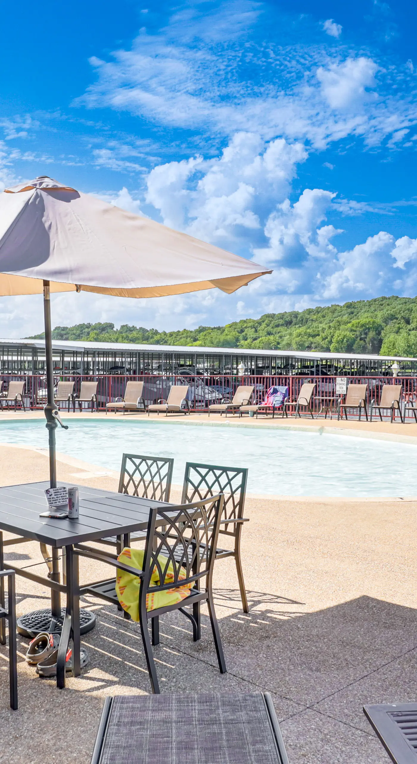'Lake It Easy' Waterfront Ozarks Condo w/ Balcony!