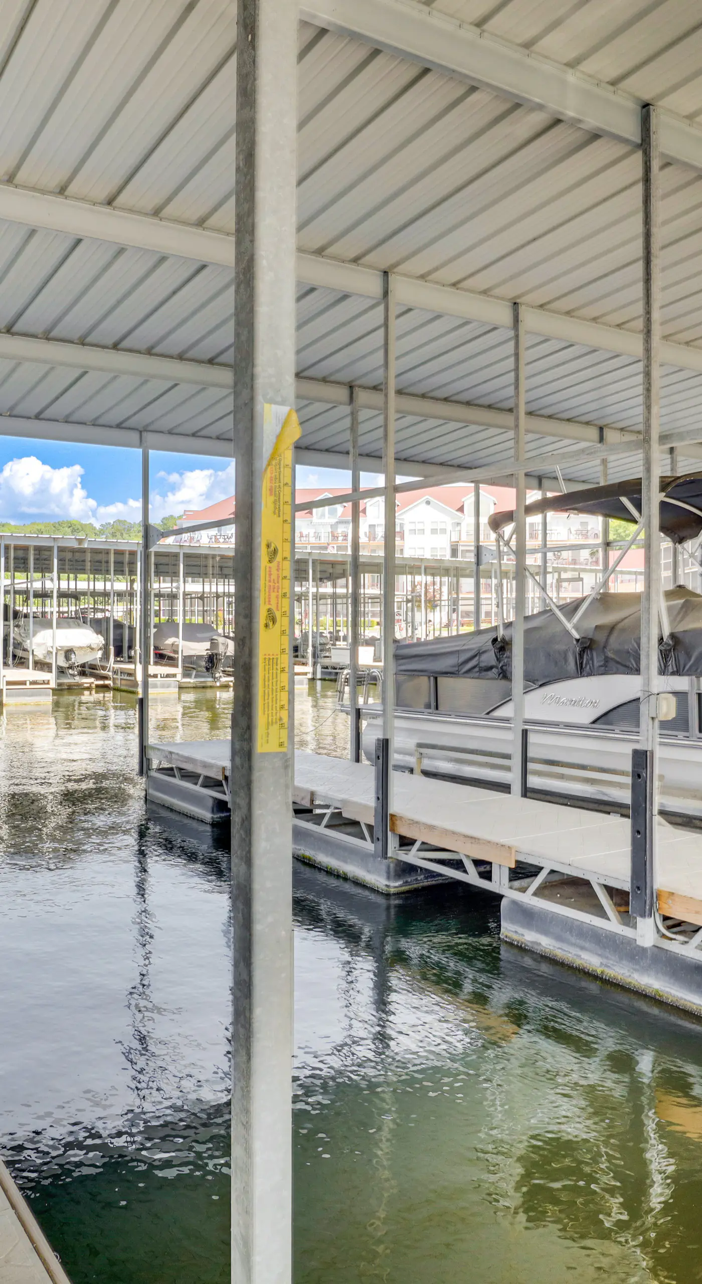 'Lake It Easy' Waterfront Ozarks Condo w/ Balcony!