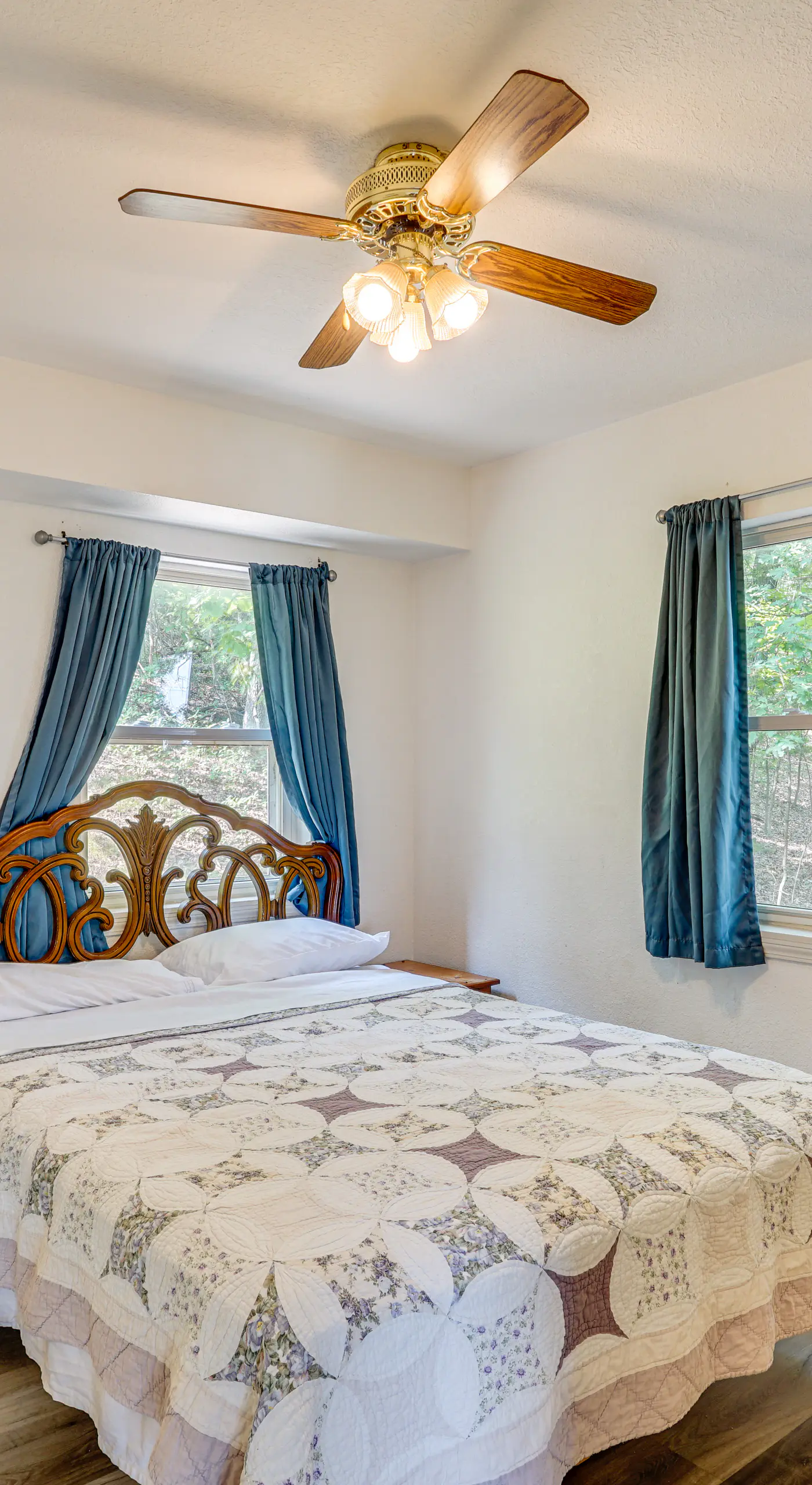 Pet-Friendly Lake of the Ozarks Gem!
