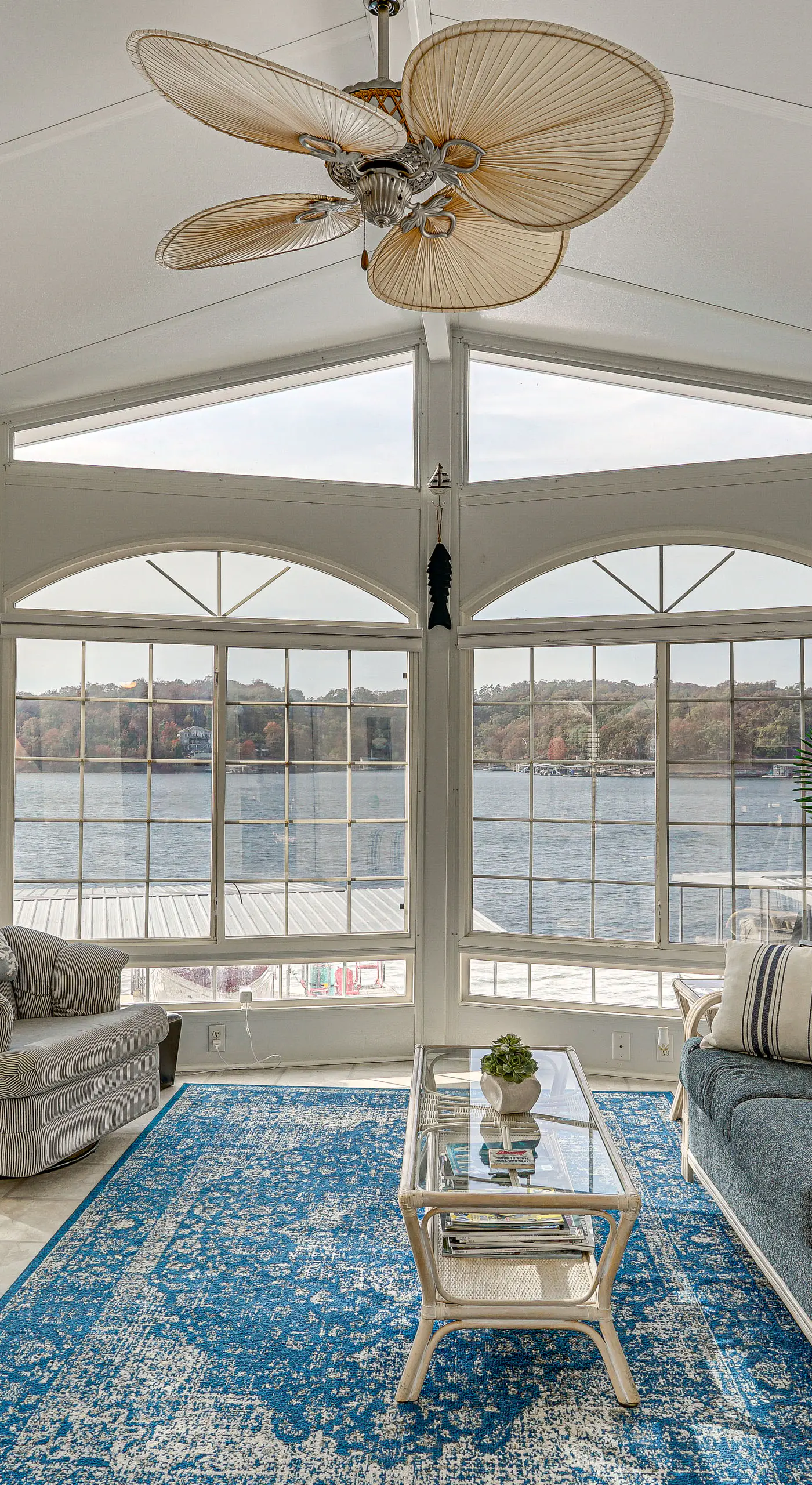 Fireplace, Deck & Grill: Lake Ozark Family Retreat
