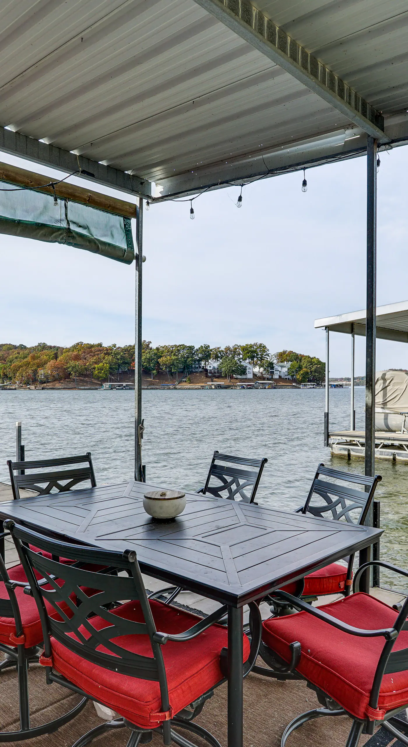 Fireplace, Deck & Grill: Lake Ozark Family Retreat