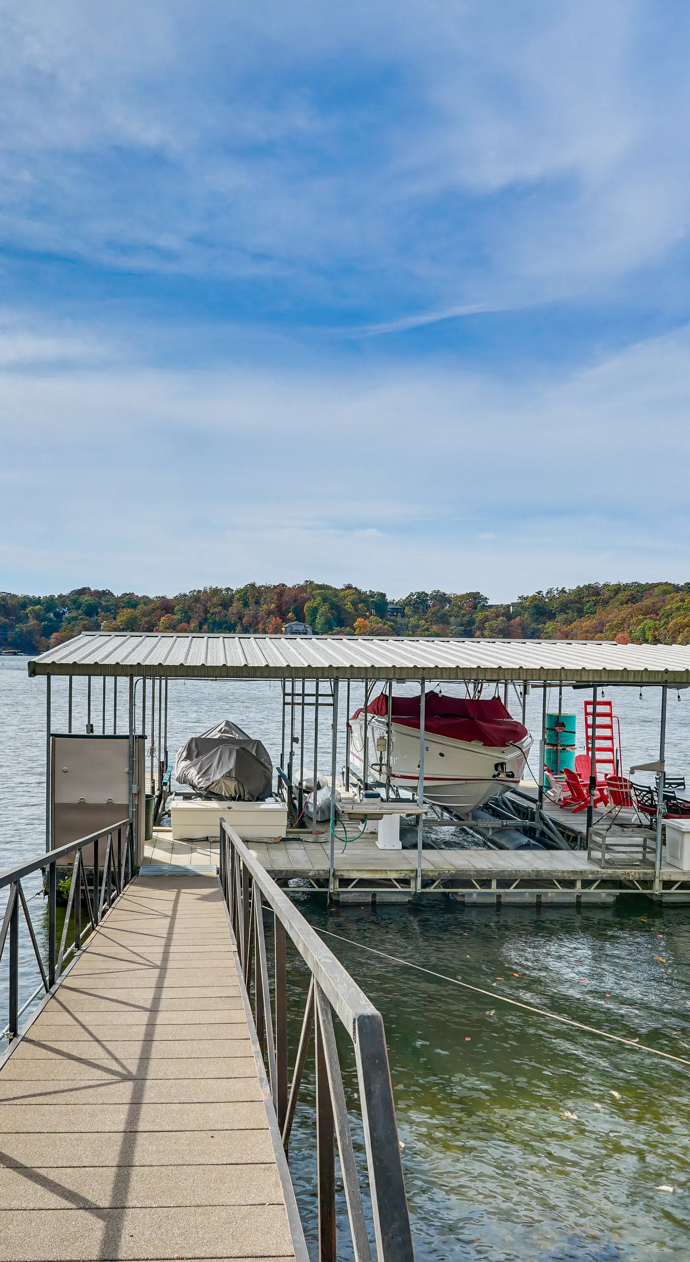 Fireplace, Deck & Grill: Lake Ozark Family Retreat