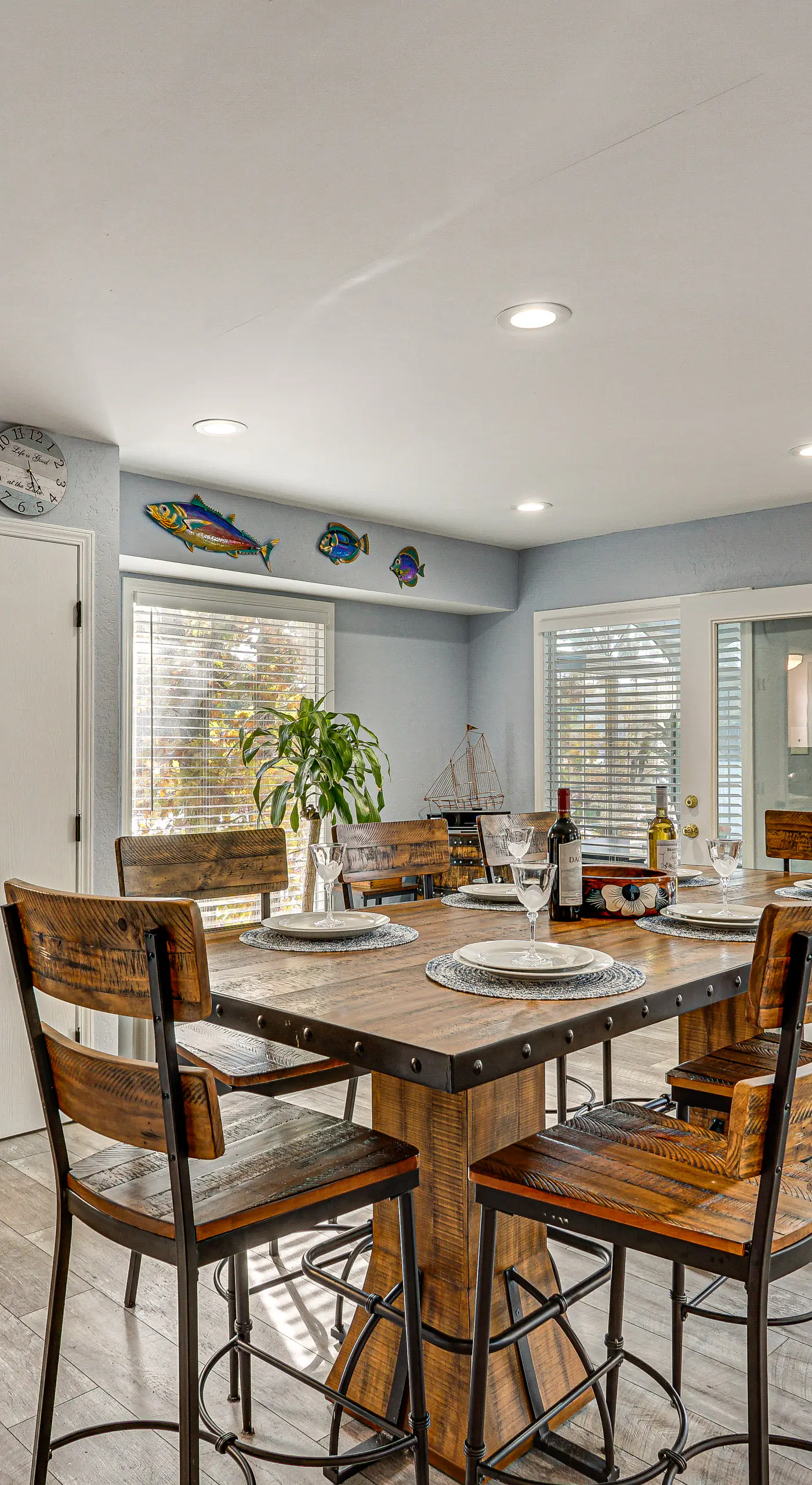 Fireplace, Deck & Grill: Lake Ozark Family Retreat