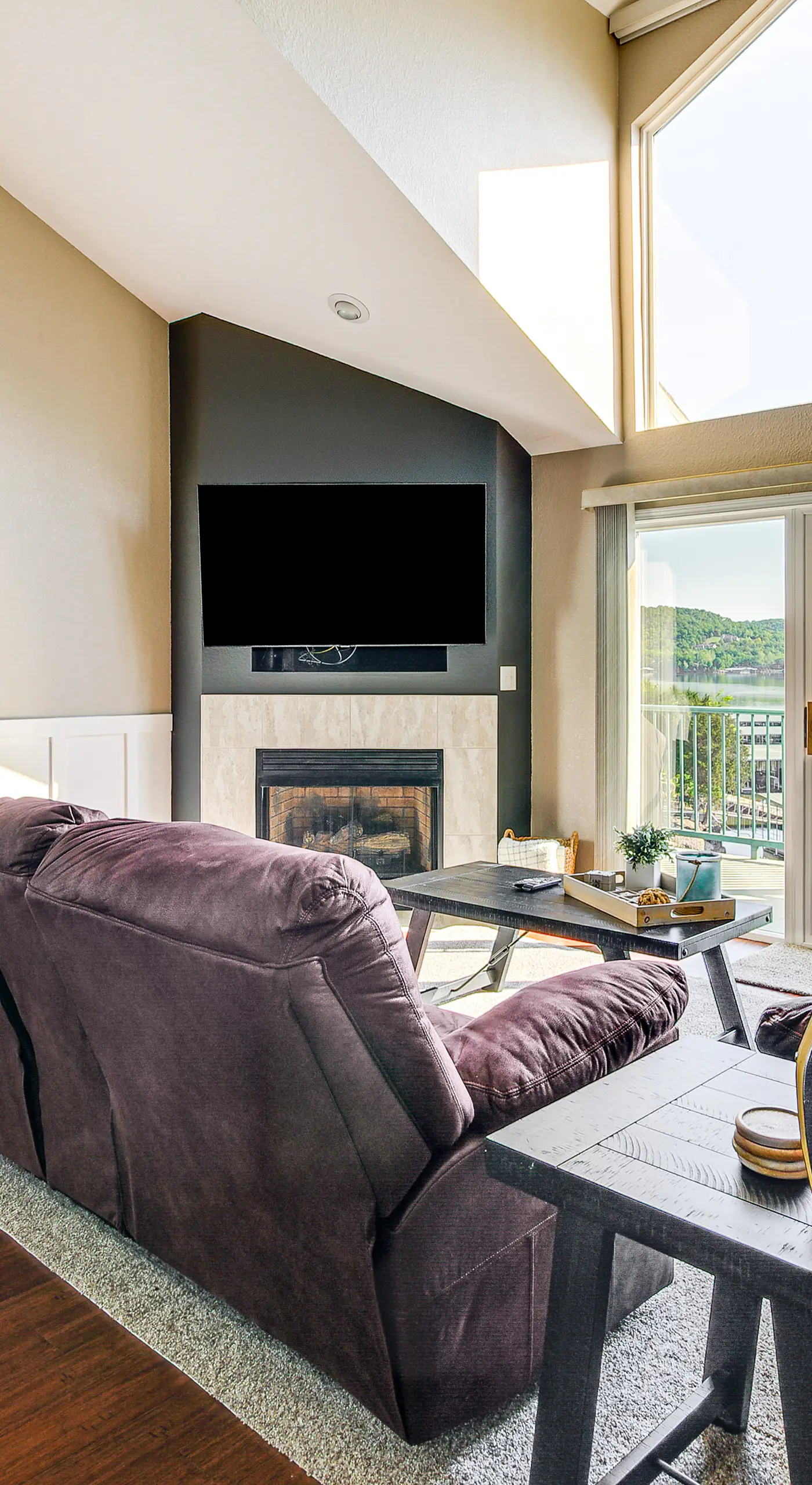 On-Site Lake of the Ozarks Access: Camdenton Condo