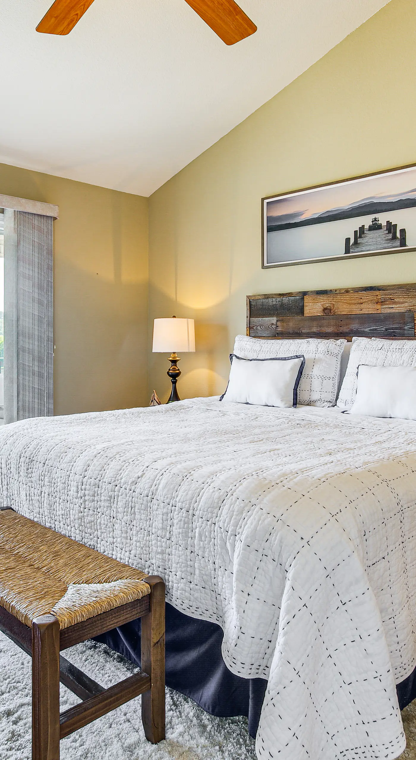 On-Site Lake of the Ozarks Access: Camdenton Condo