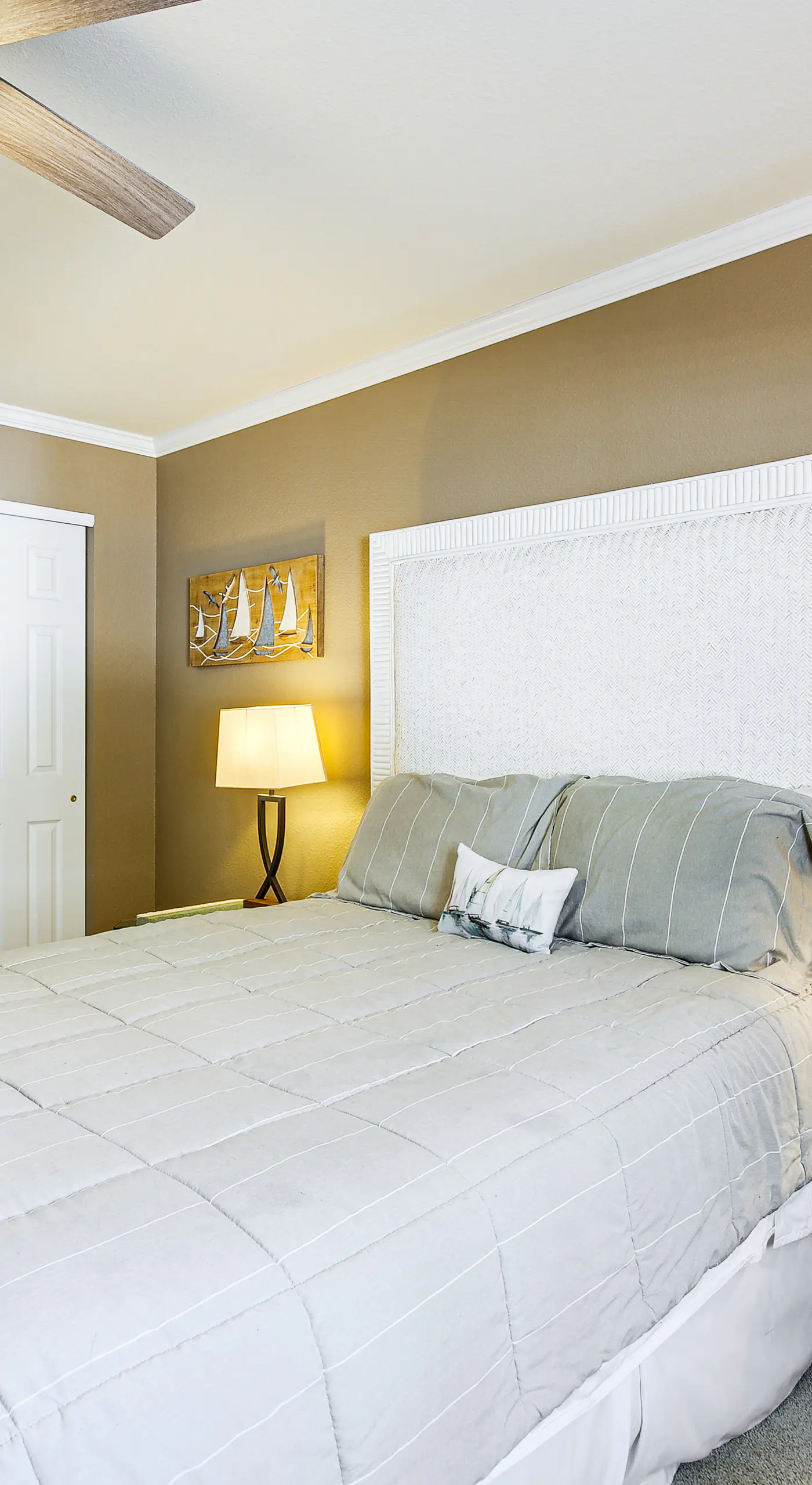 On-Site Lake of the Ozarks Access: Camdenton Condo