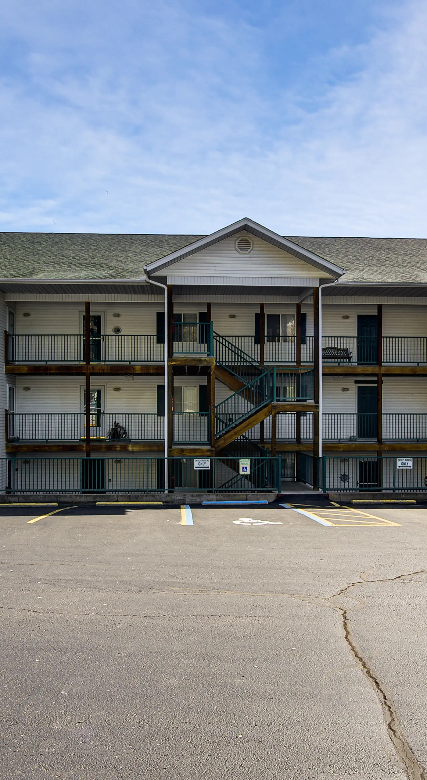 On-Site Lake of the Ozarks Access: Camdenton Condo