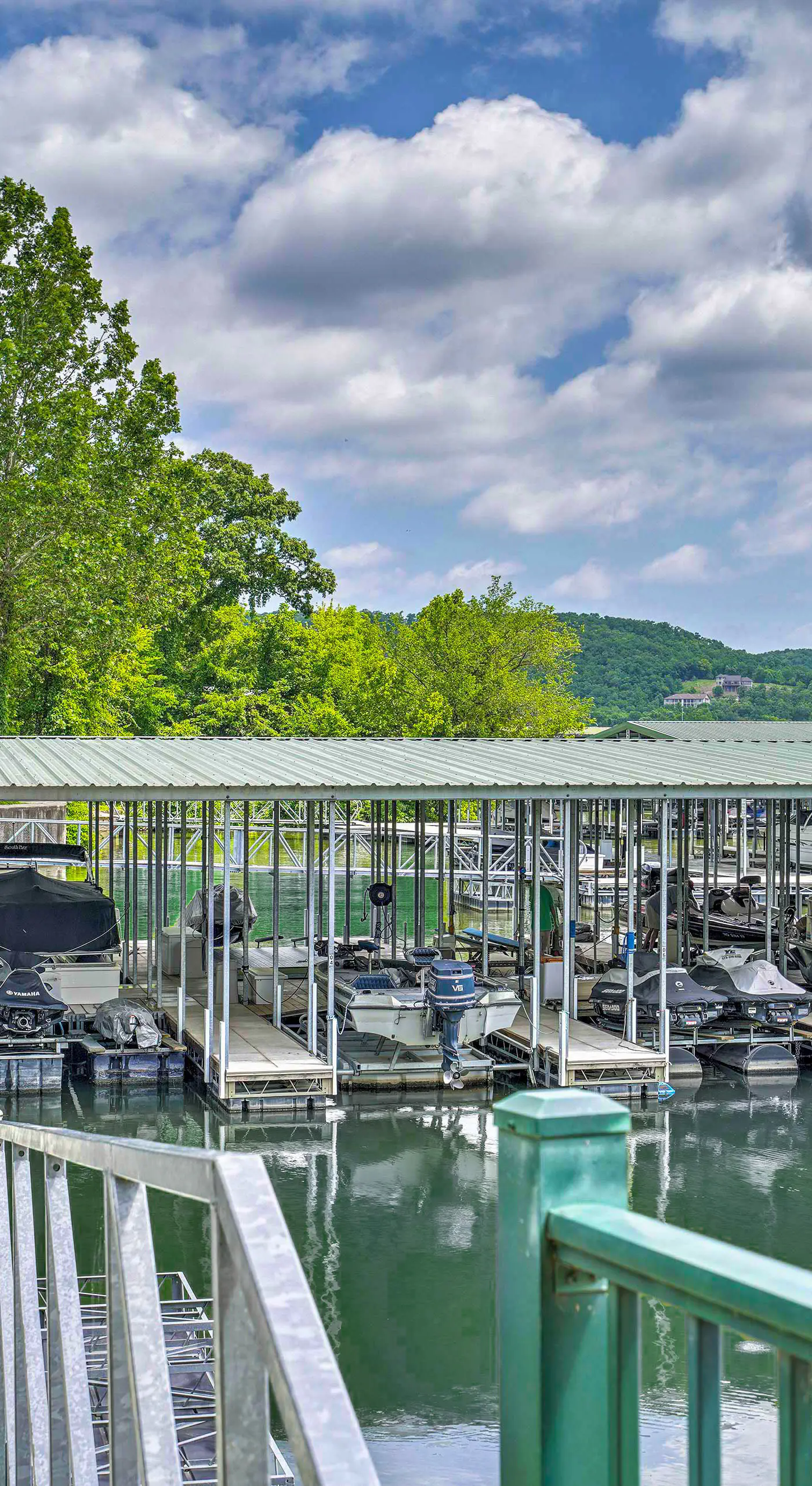 On-Site Lake of the Ozarks Access: Camdenton Condo