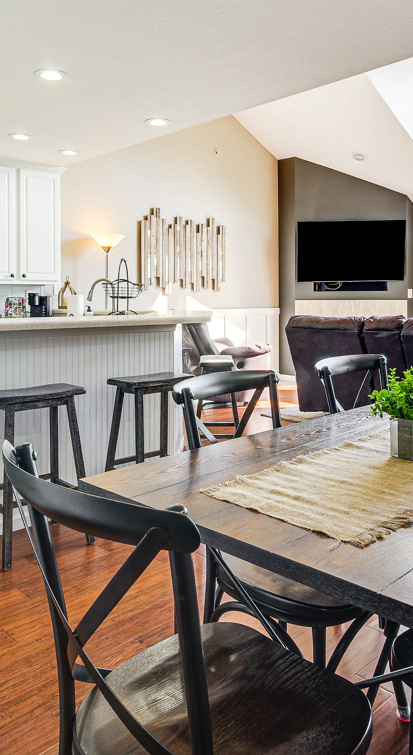 On-Site Lake of the Ozarks Access: Camdenton Condo