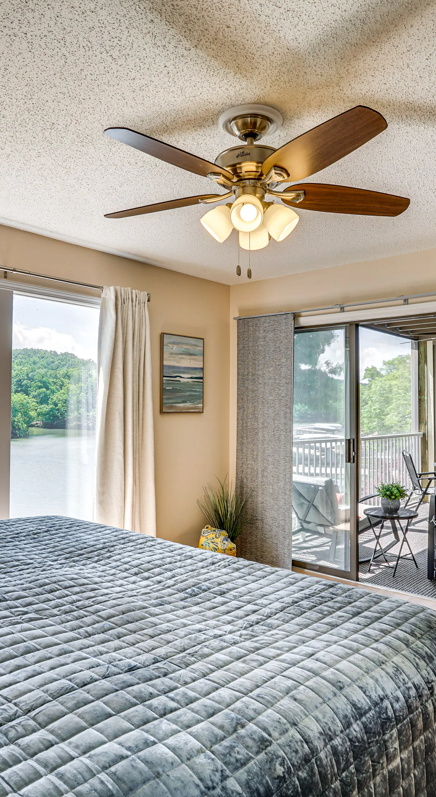 Lake & Pool Access: Lazy Days Condo w/ Balcony!