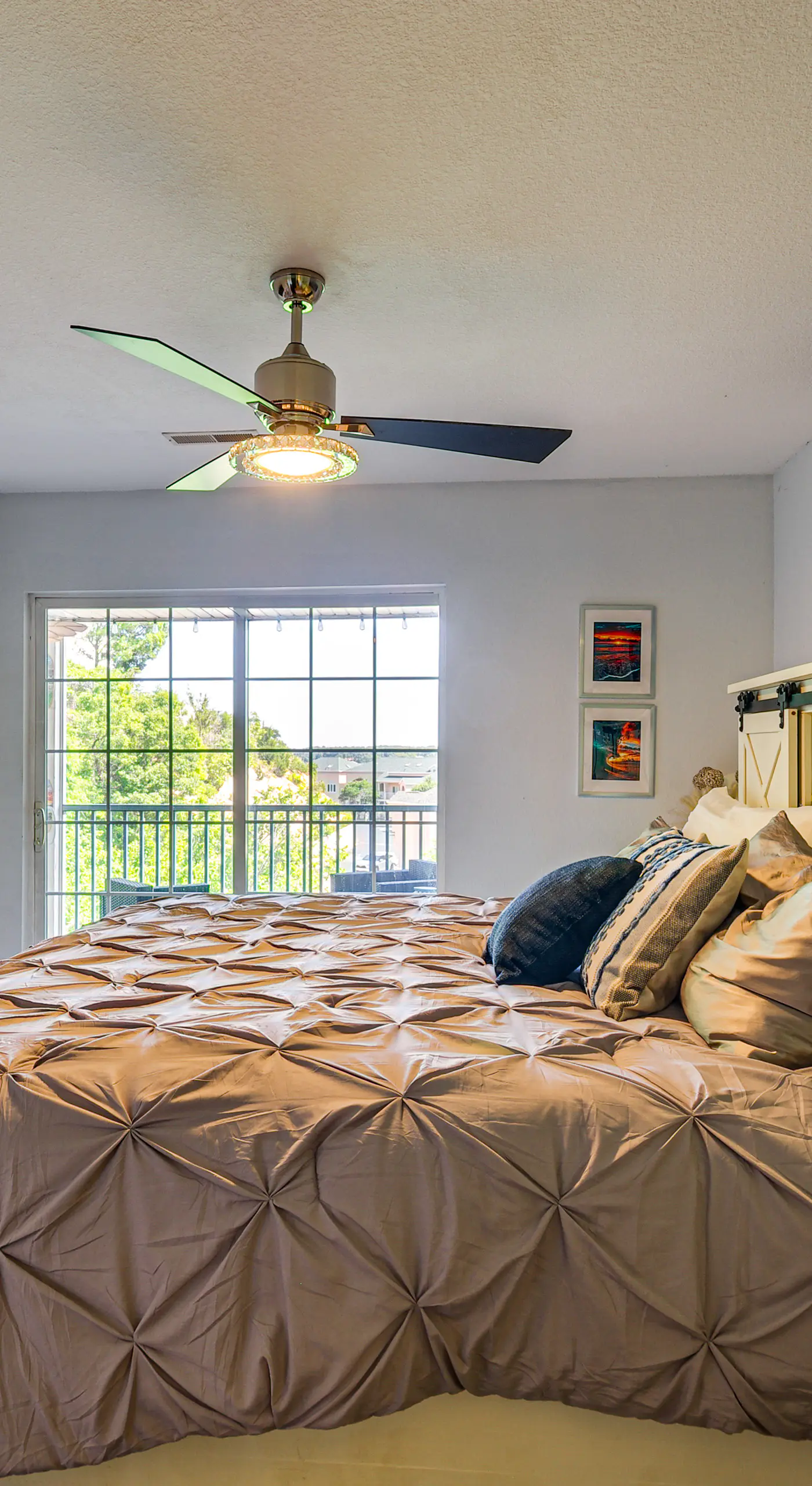 Balcony w/ Marina Views: Lake Ozark Hideaway!