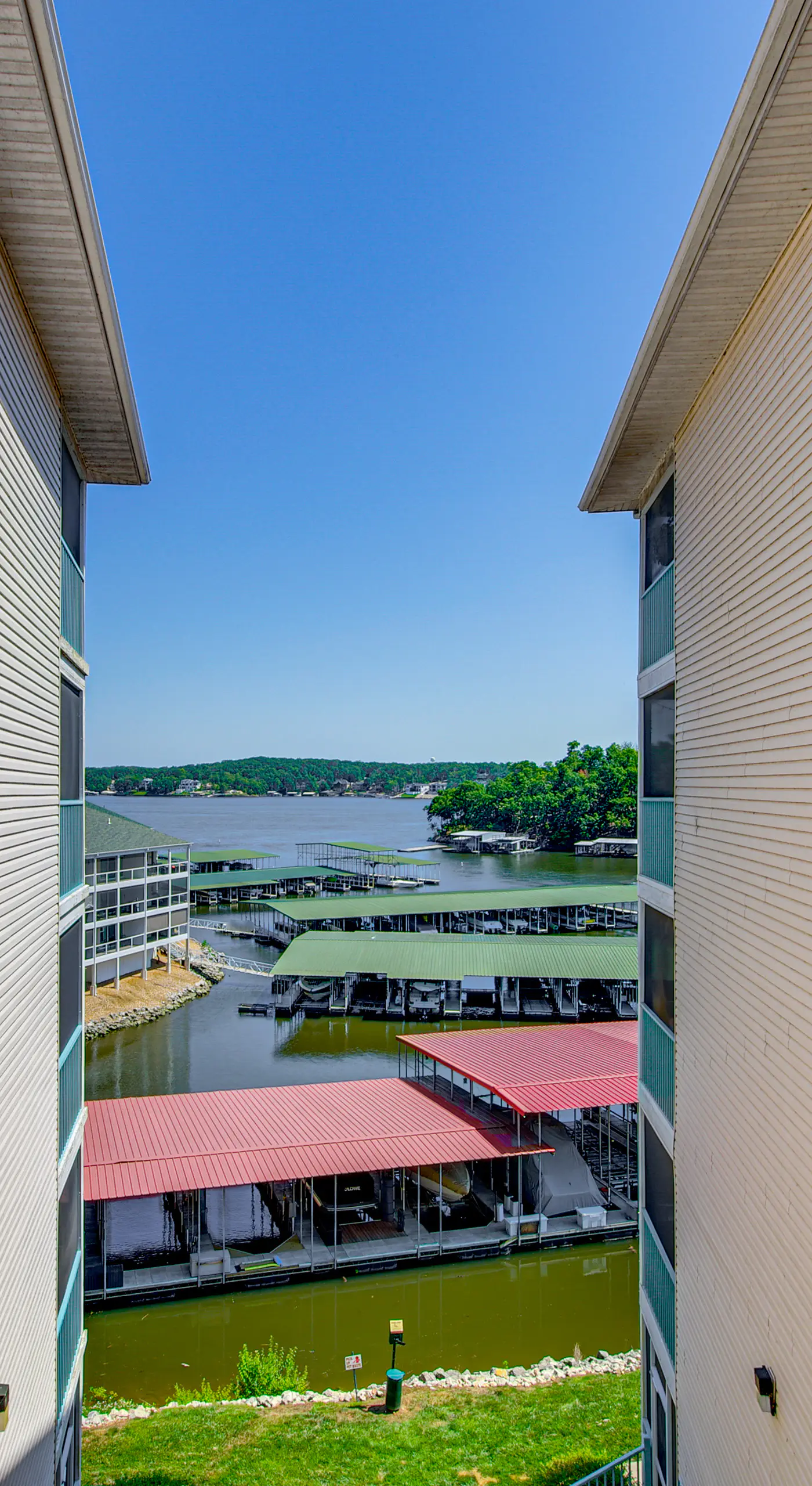 Balcony w/ Marina Views: Lake Ozark Hideaway!